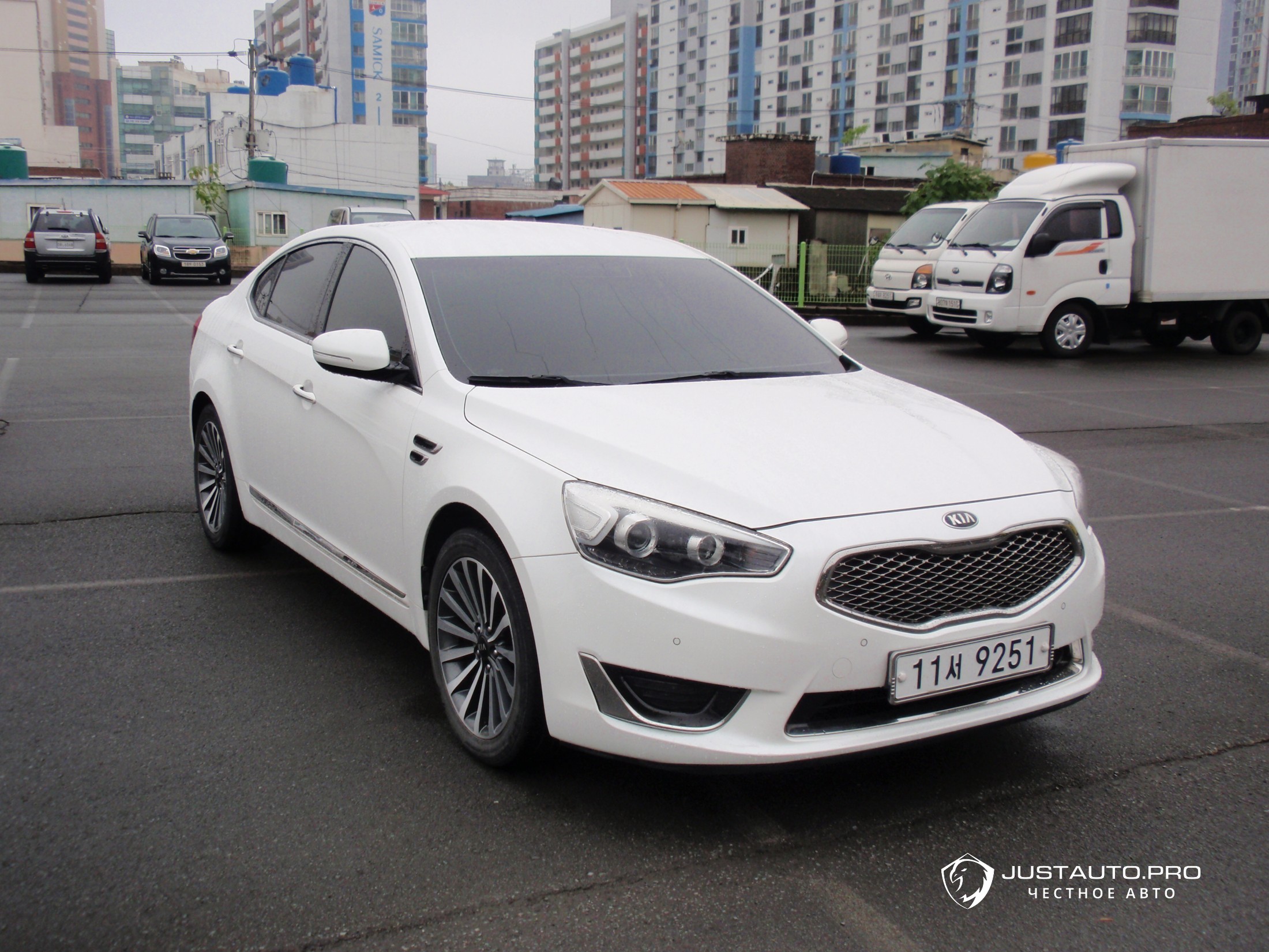 Автомобиль Kia K7