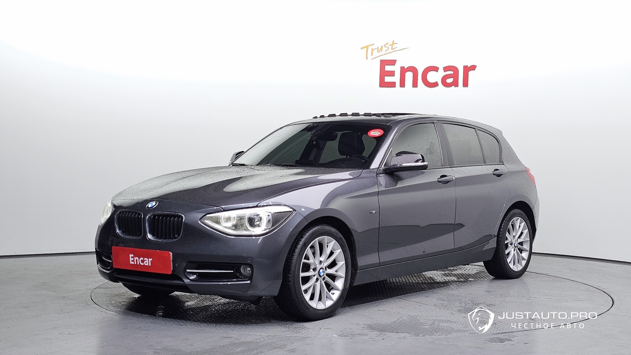 Автомобиль BMW 1-Series