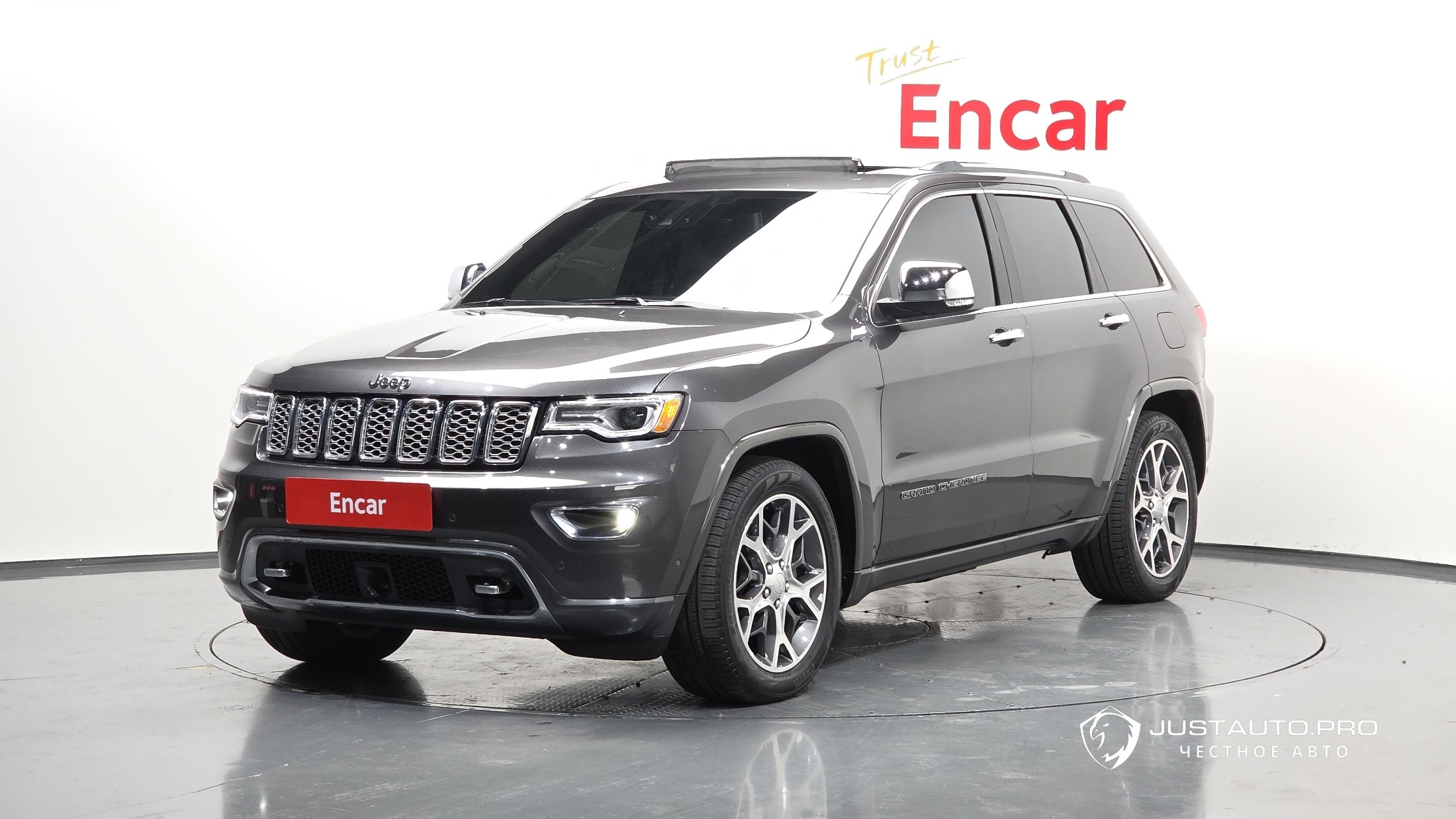 Автомобиль Jeep Cherokee