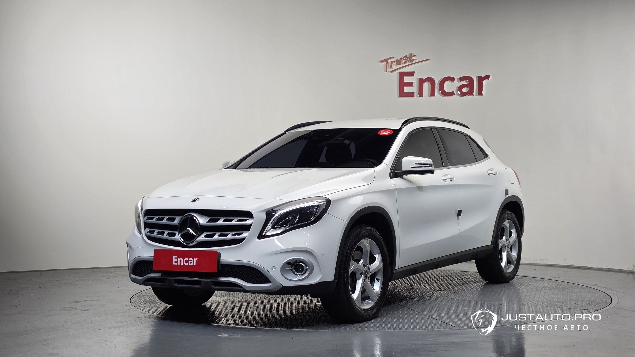 Автомобиль Mercedes-Benz GLA-Class