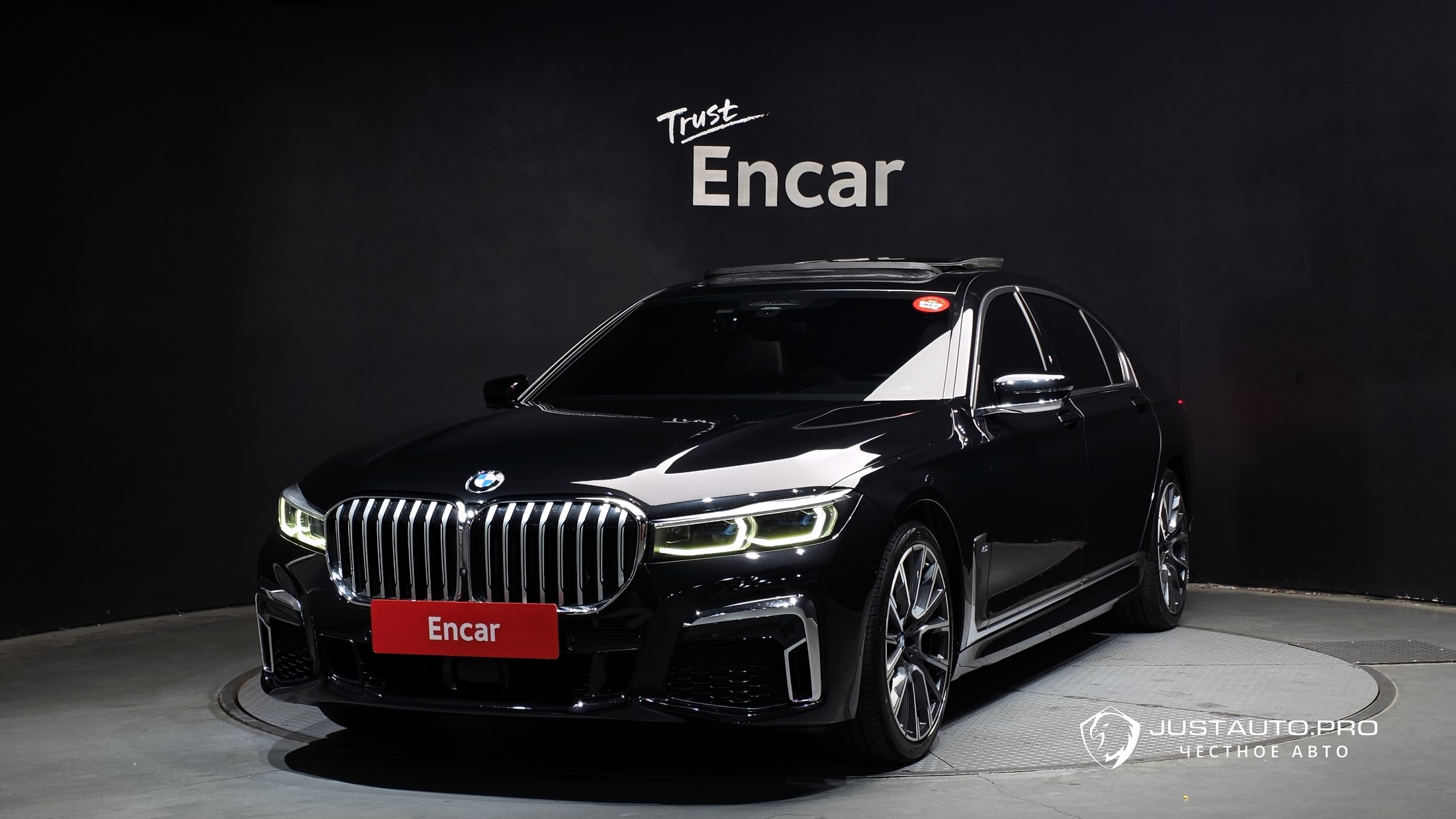 Автомобиль BMW 7-Series