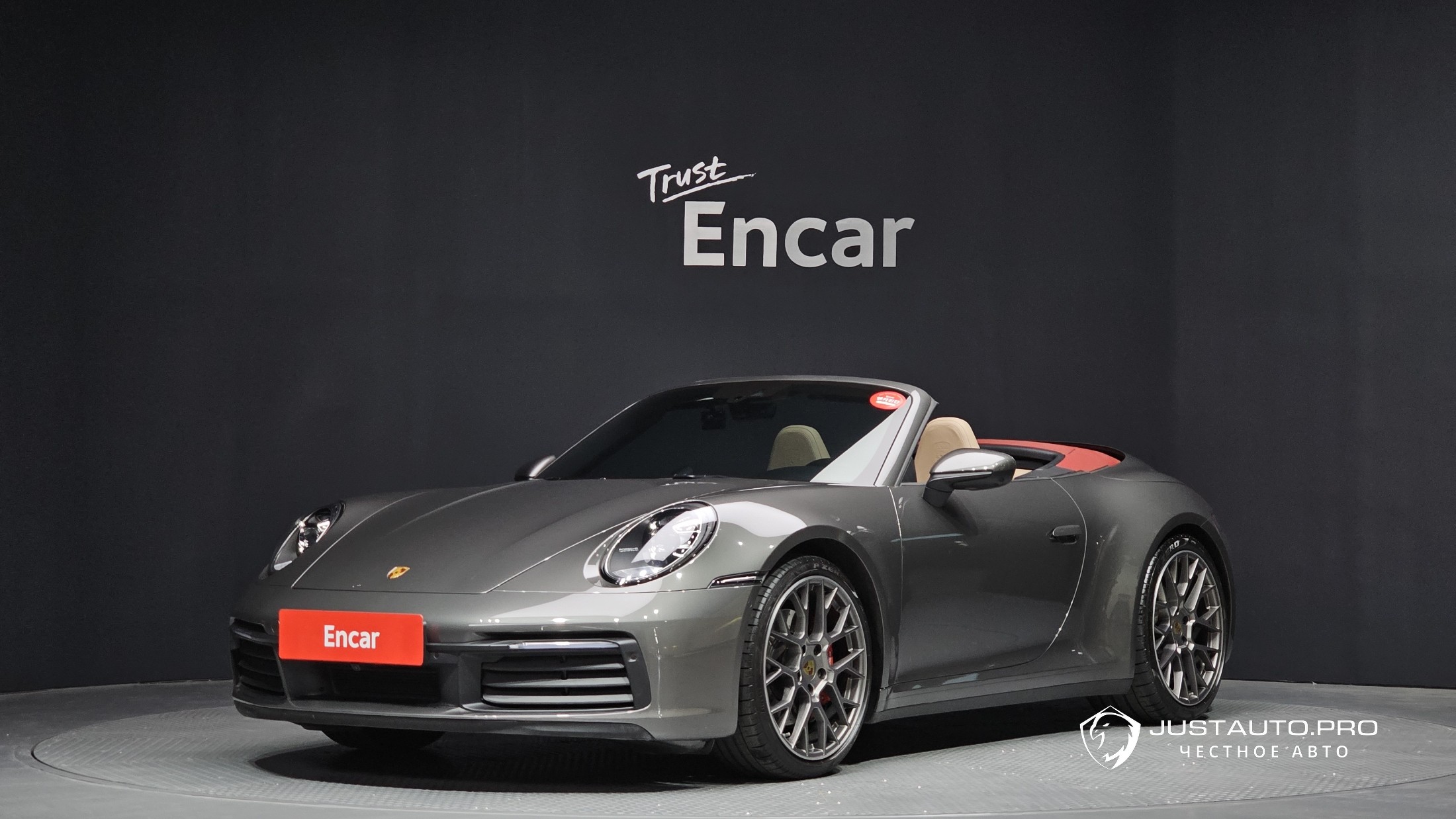 Автомобиль Porsche 911