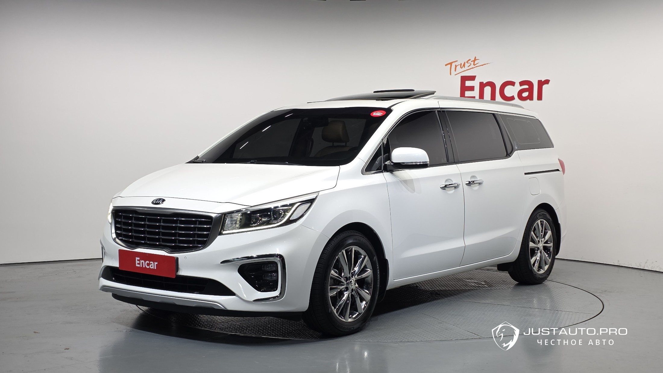 Автомобиль Kia Canival