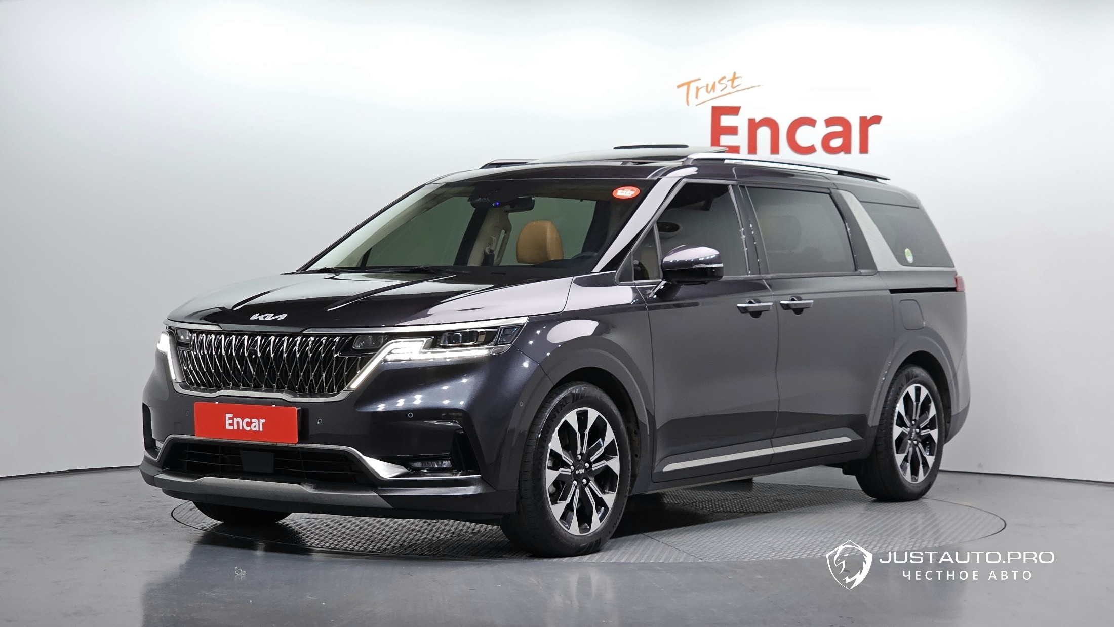 Автомобиль Kia Canival