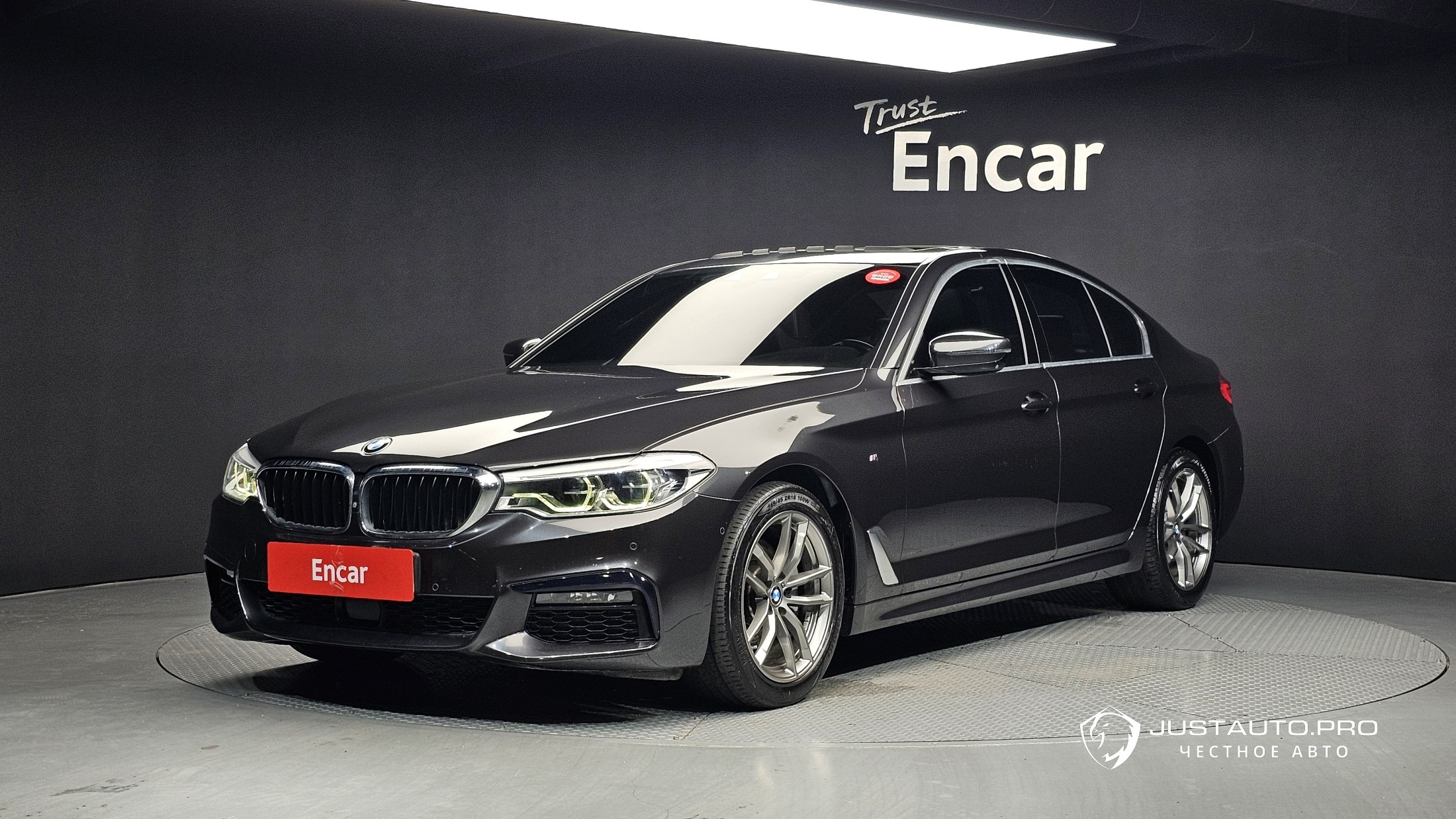 Автомобиль BMW 5-Series