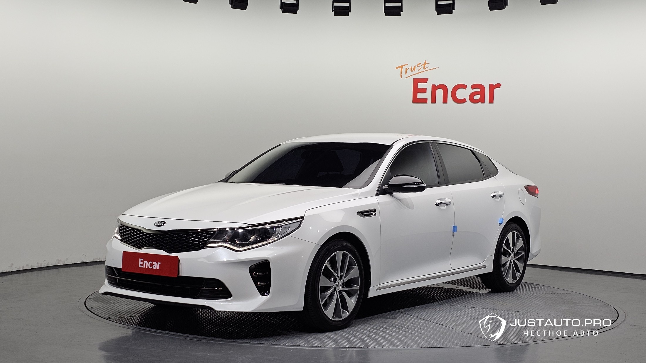 Автомобиль Kia K5