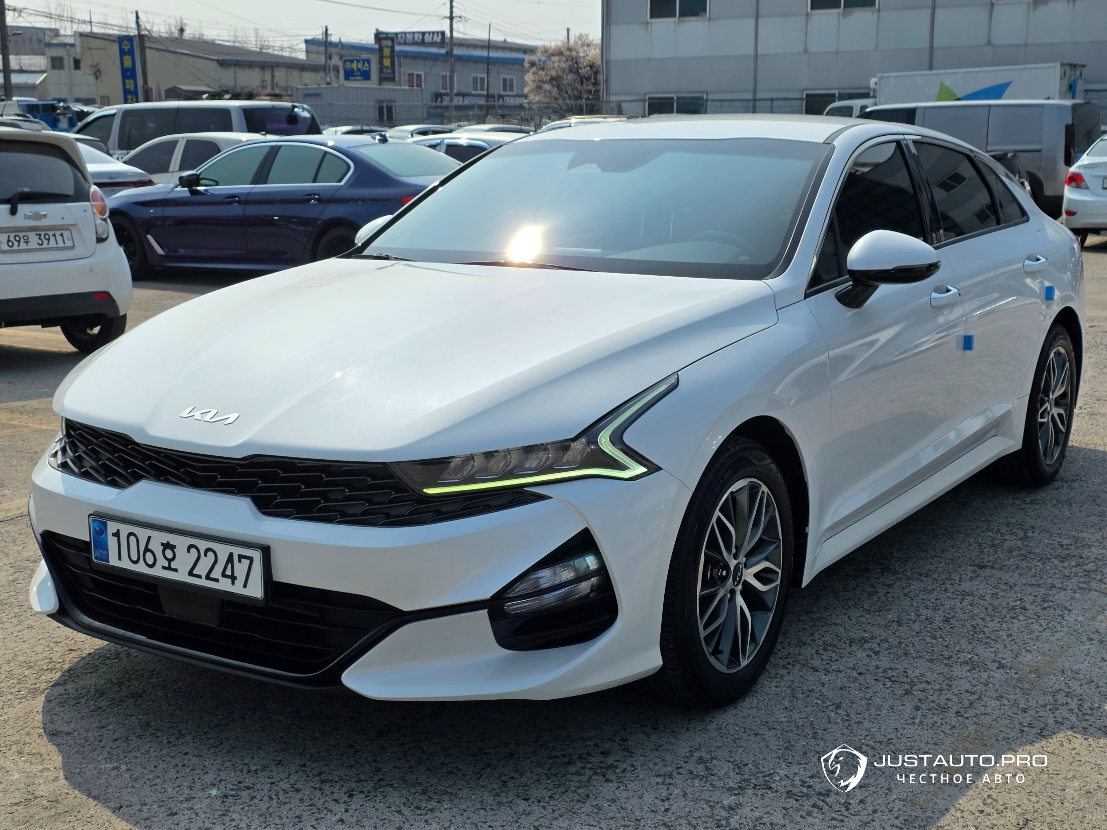 Автомобиль Kia K5