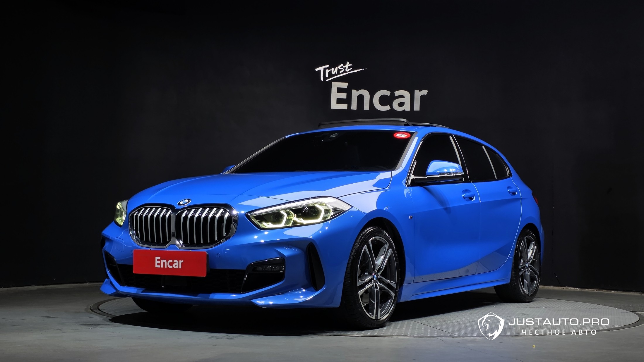 Автомобиль BMW 1-Series