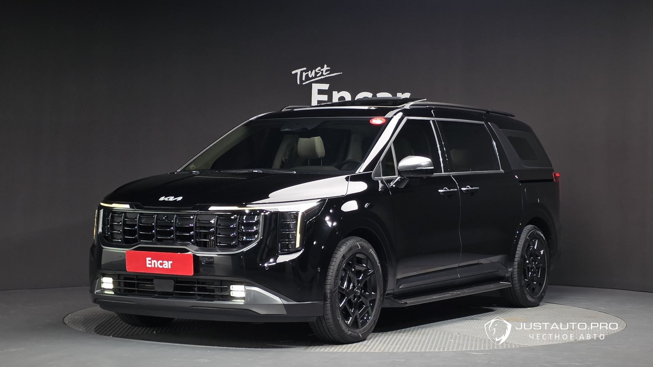 Автомобиль Kia Canival