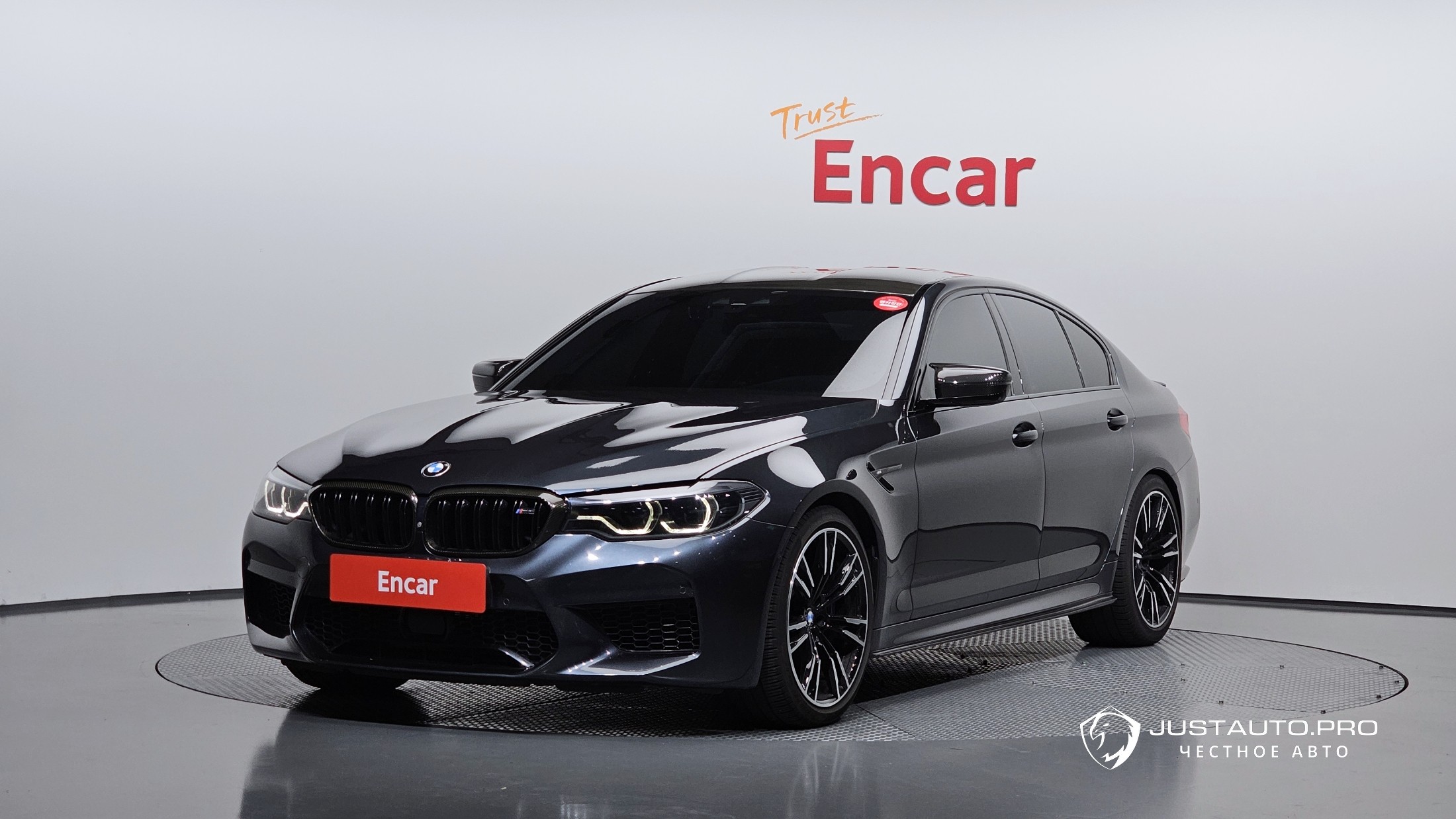 Автомобиль BMW M5