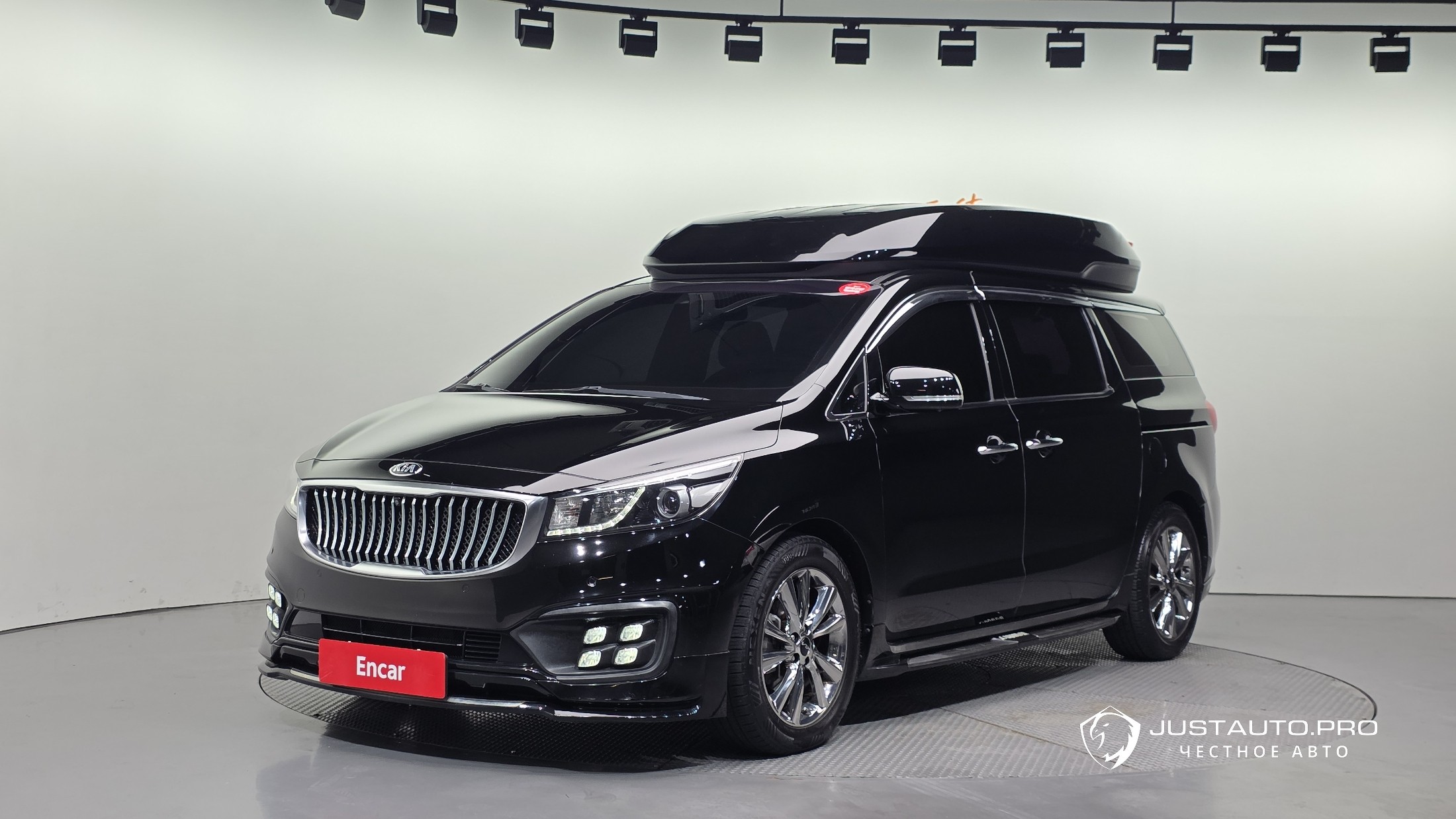 Автомобиль Kia Canival