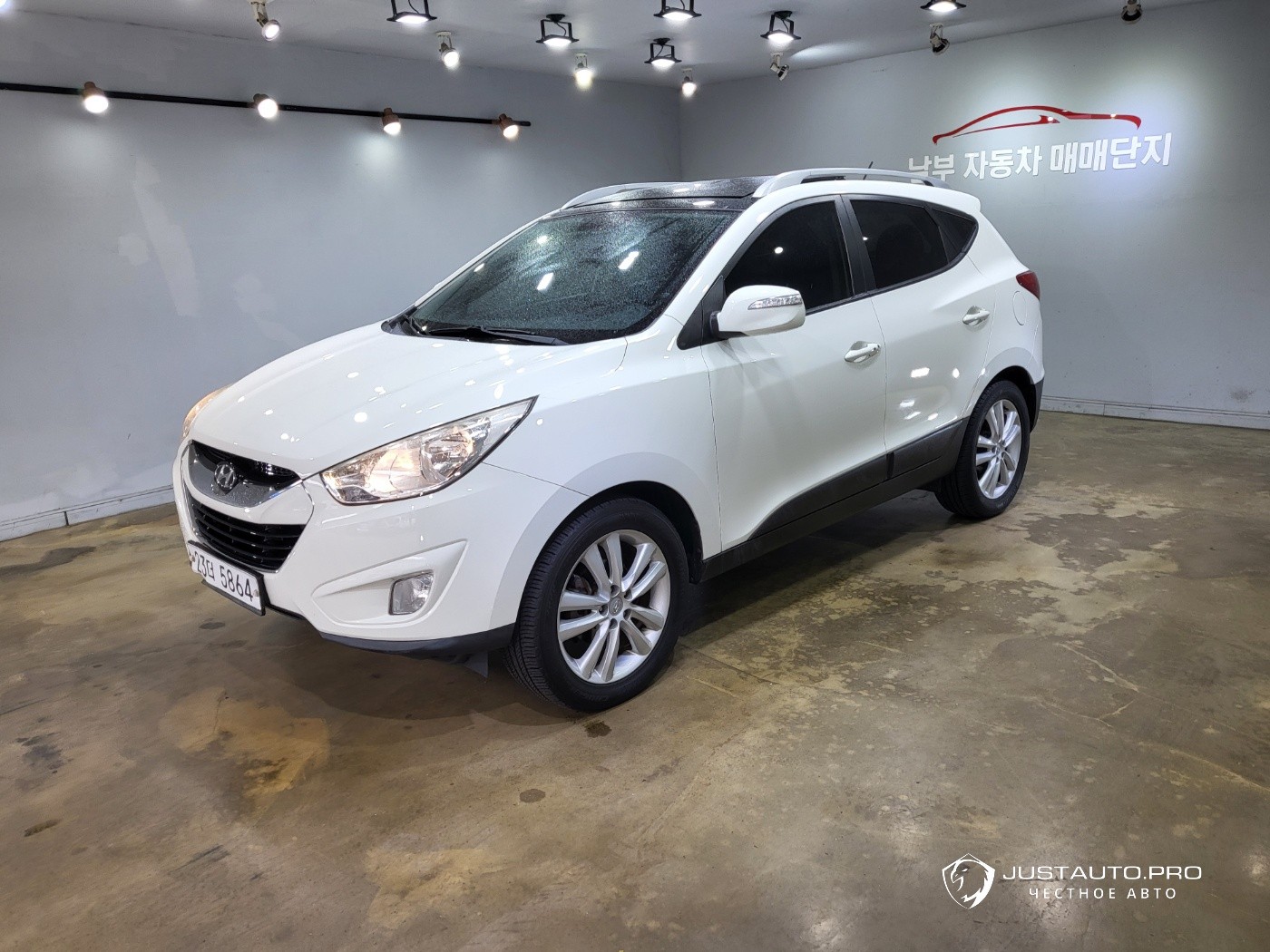 Автомобиль Hyundai Tucson