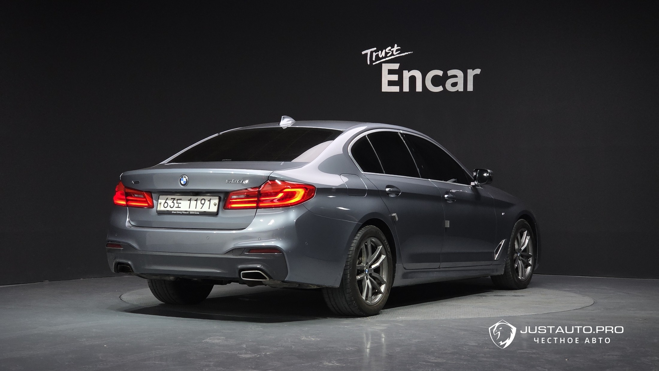 Автомобиль BMW 5-Series