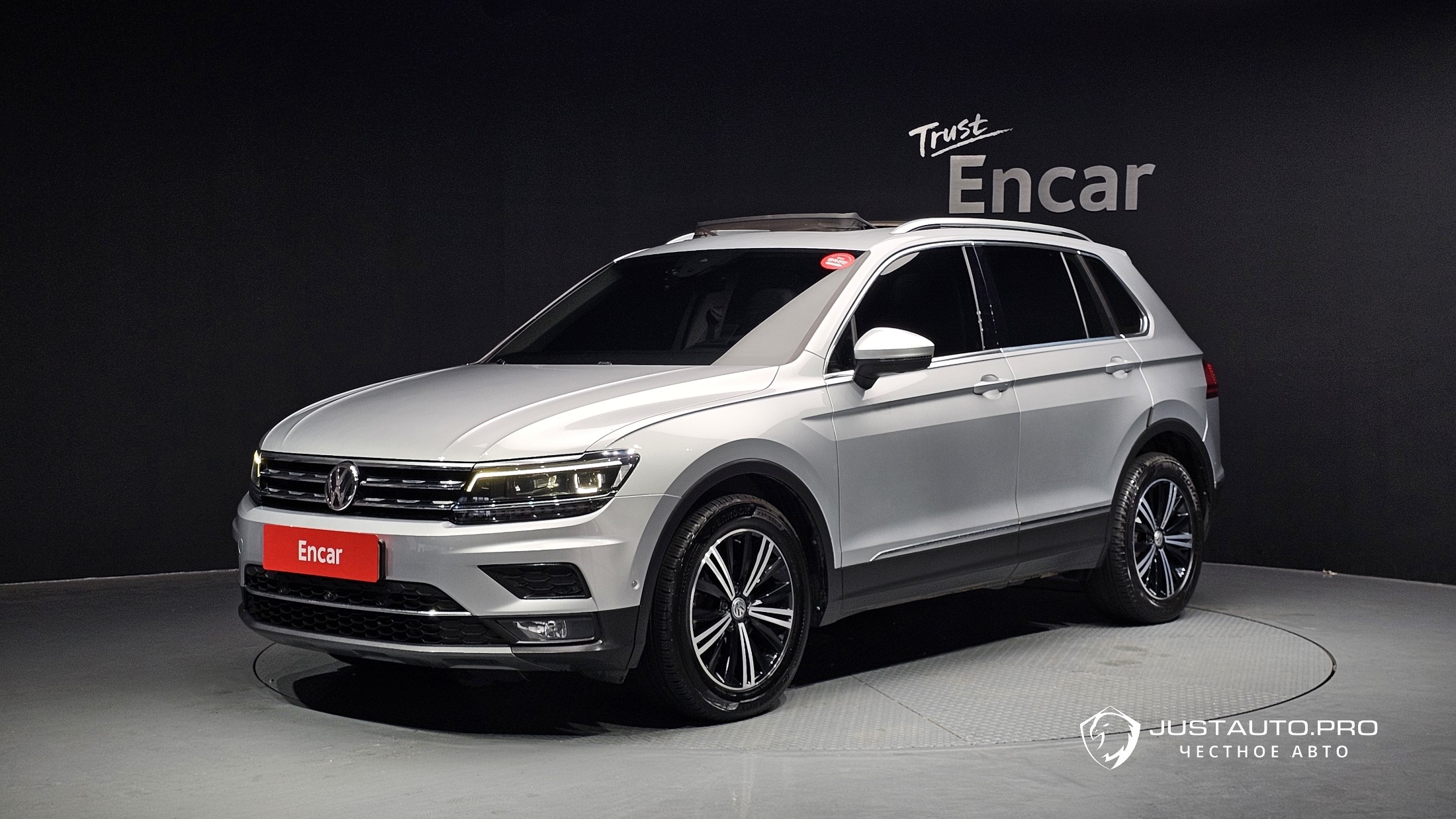 Автомобиль Volkswagen Tiguan