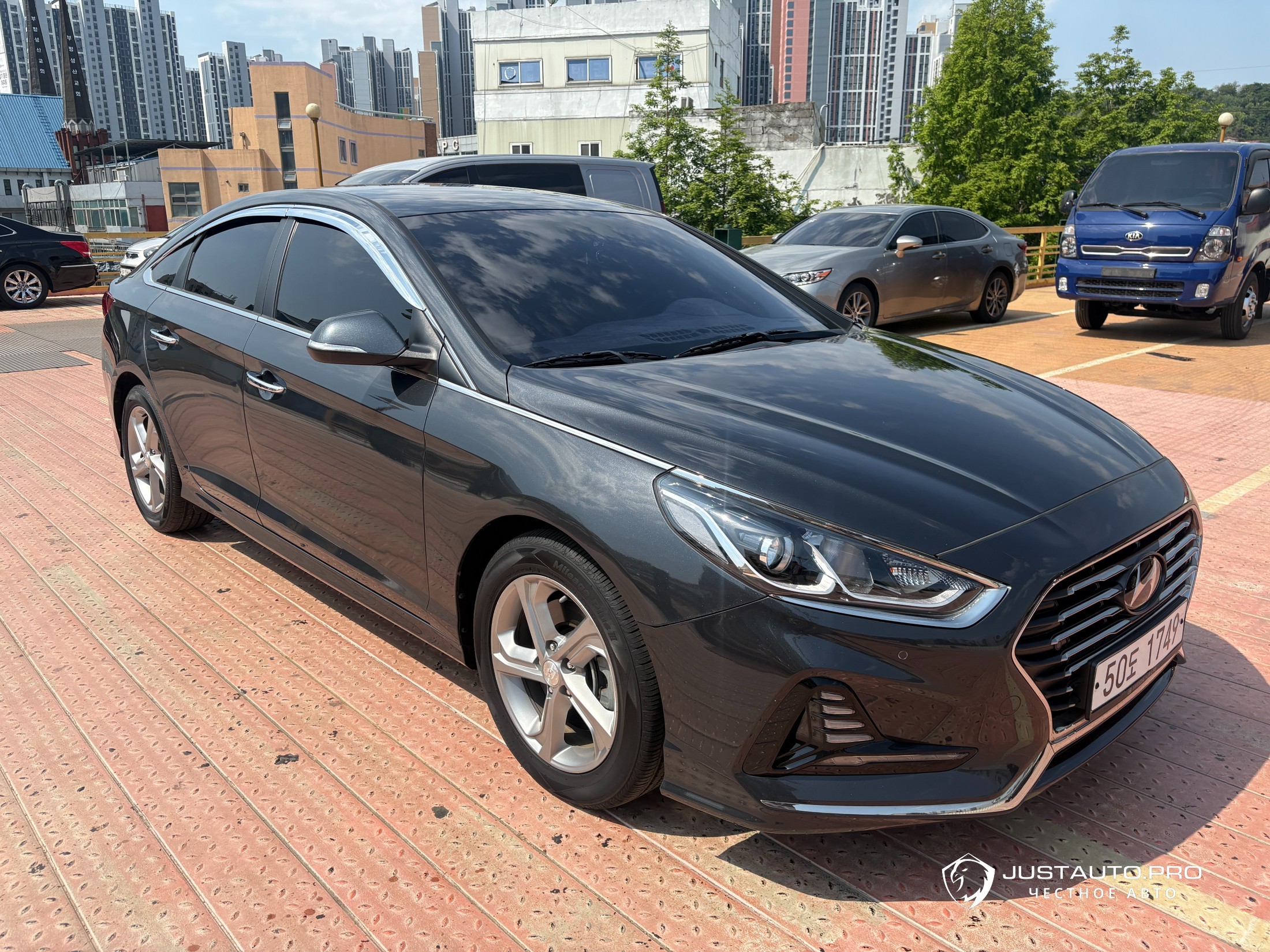 Автомобиль Hyundai Sonata