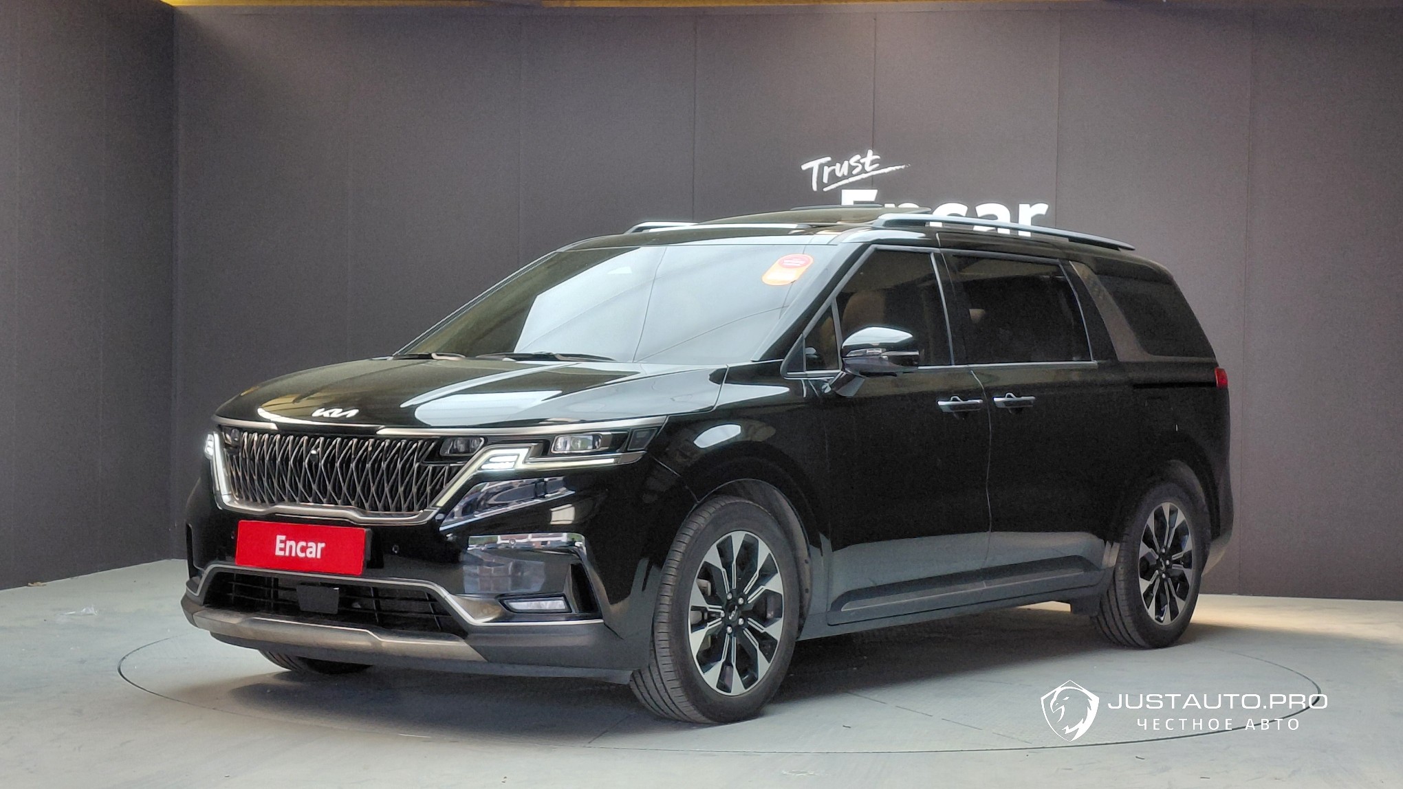 Автомобиль Kia Canival