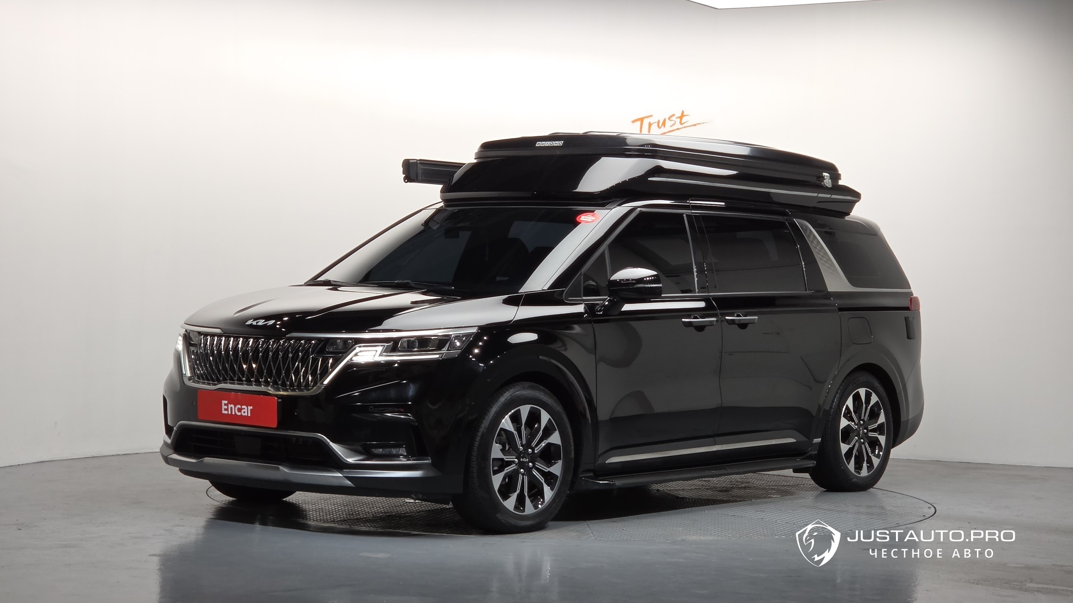 Автомобиль Kia Canival