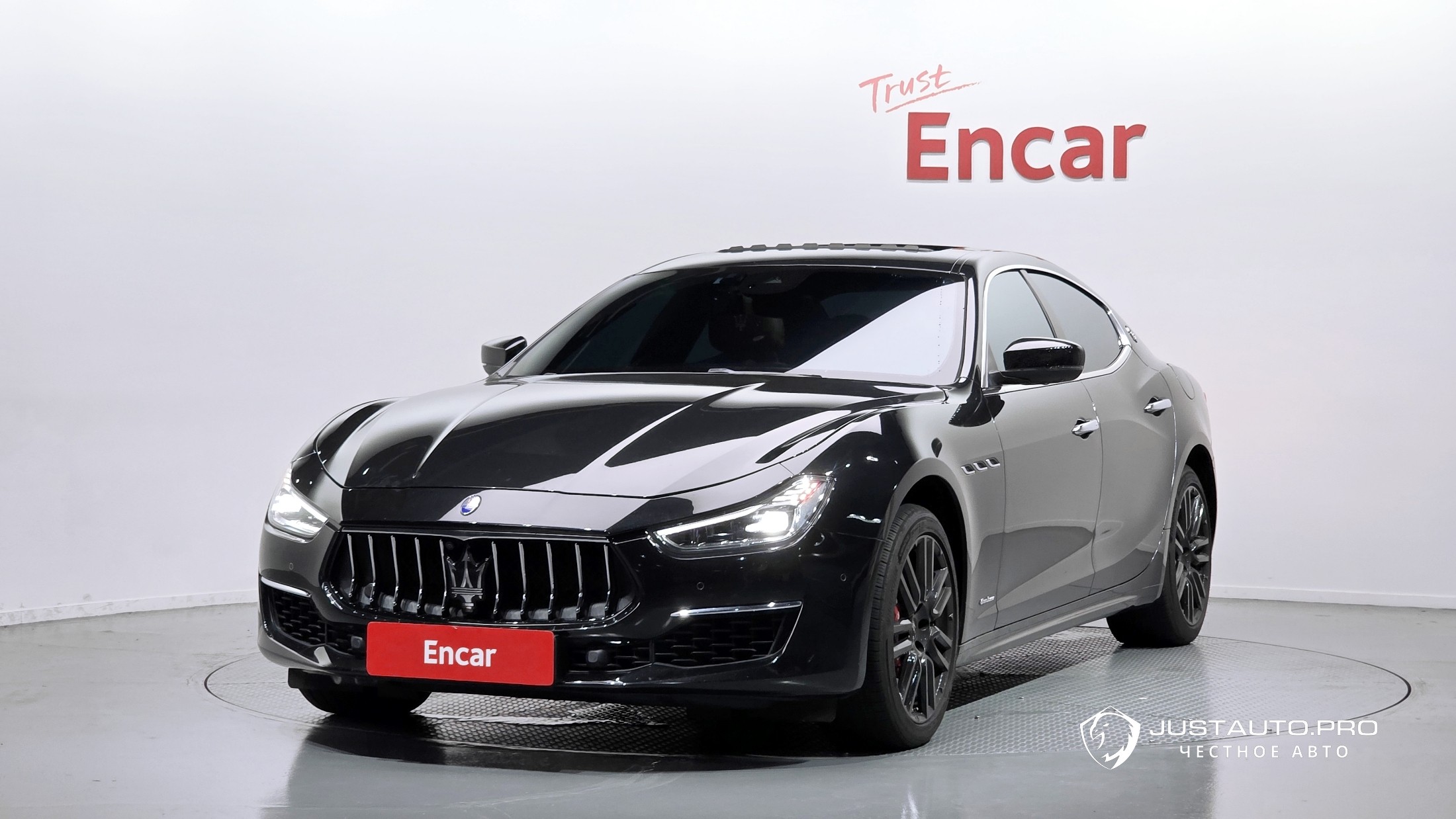 Автомобиль Maserati Ghibli