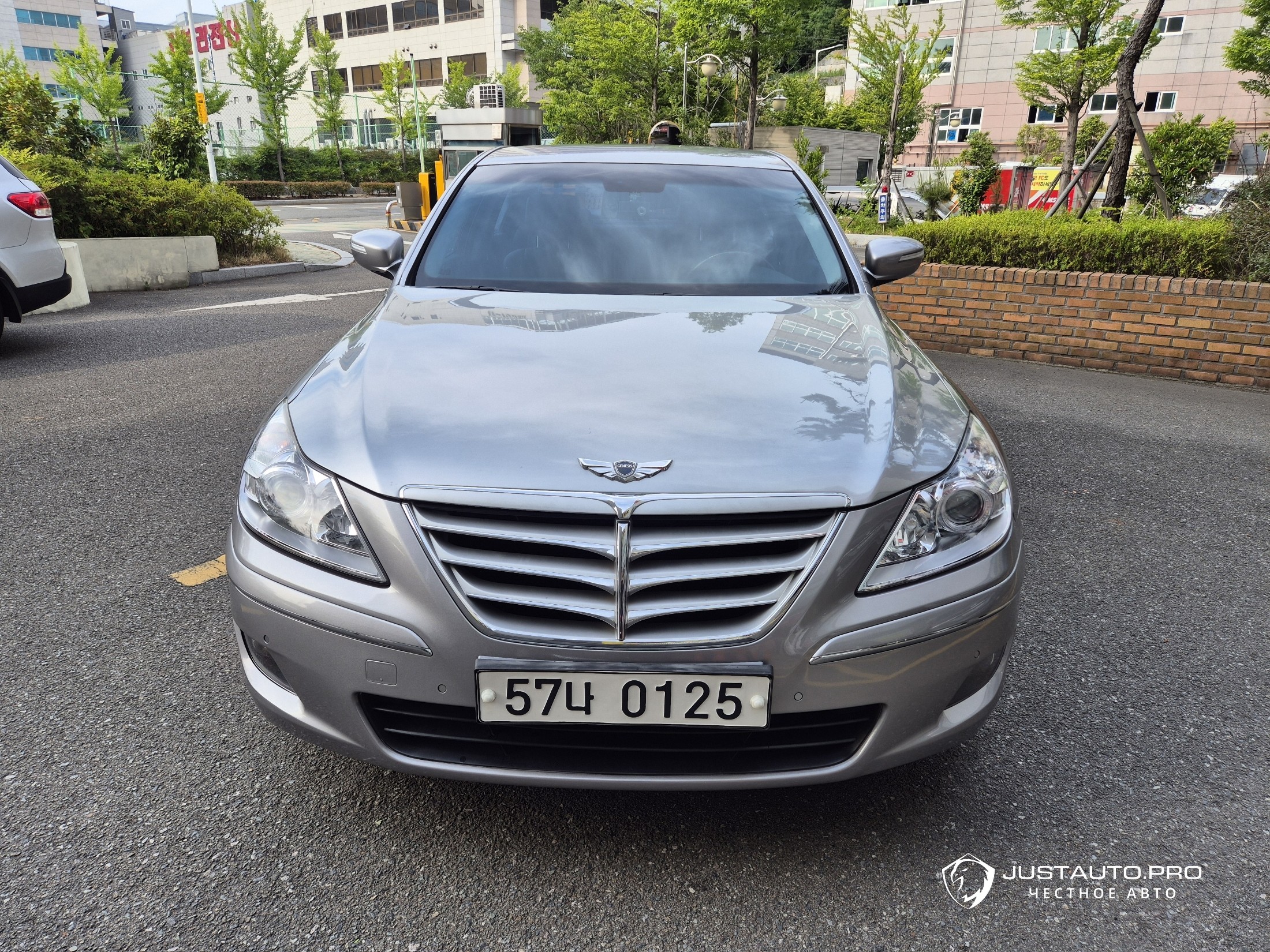 Автомобиль Hyundai Genesis