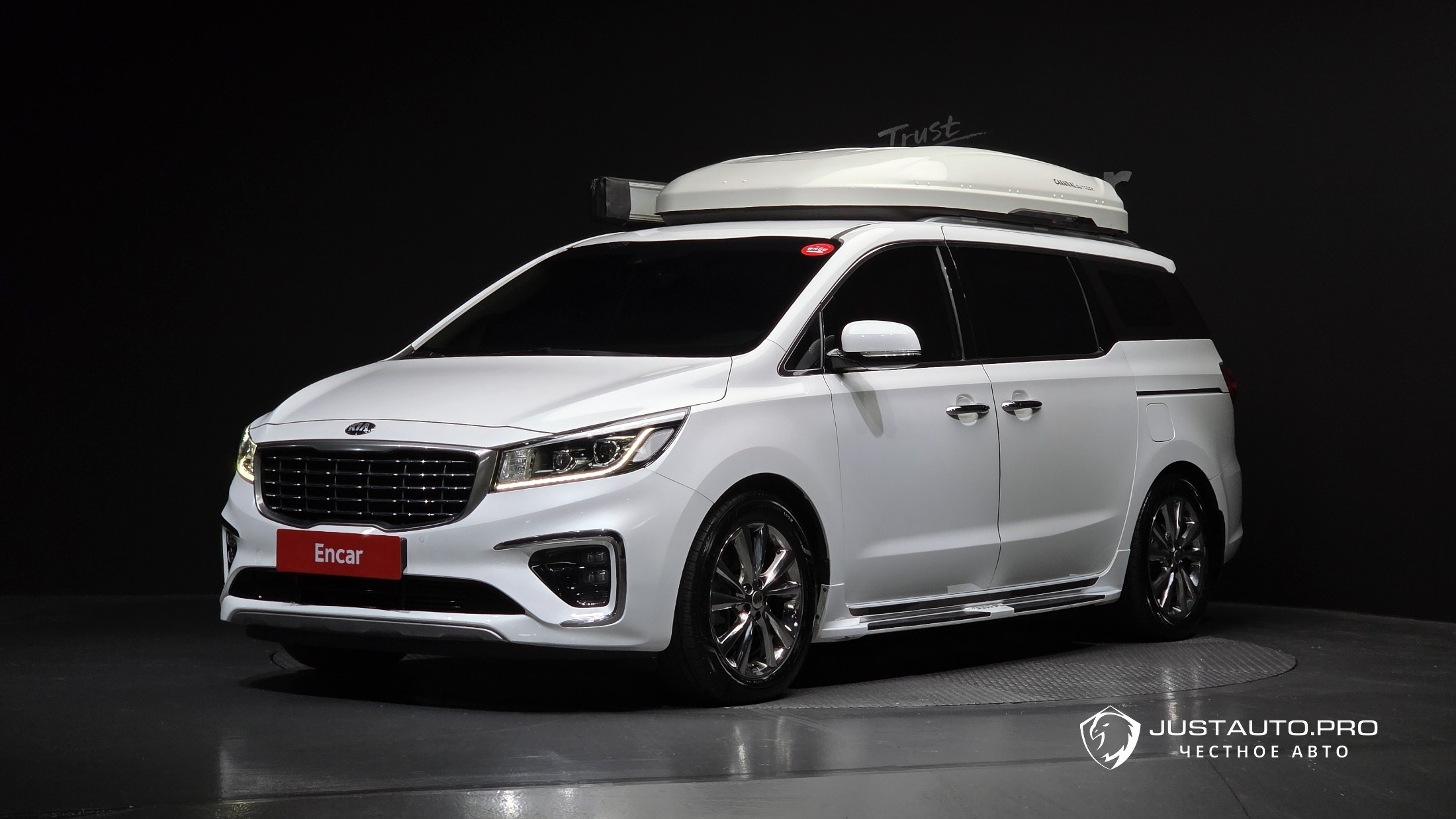 Автомобиль Kia Canival