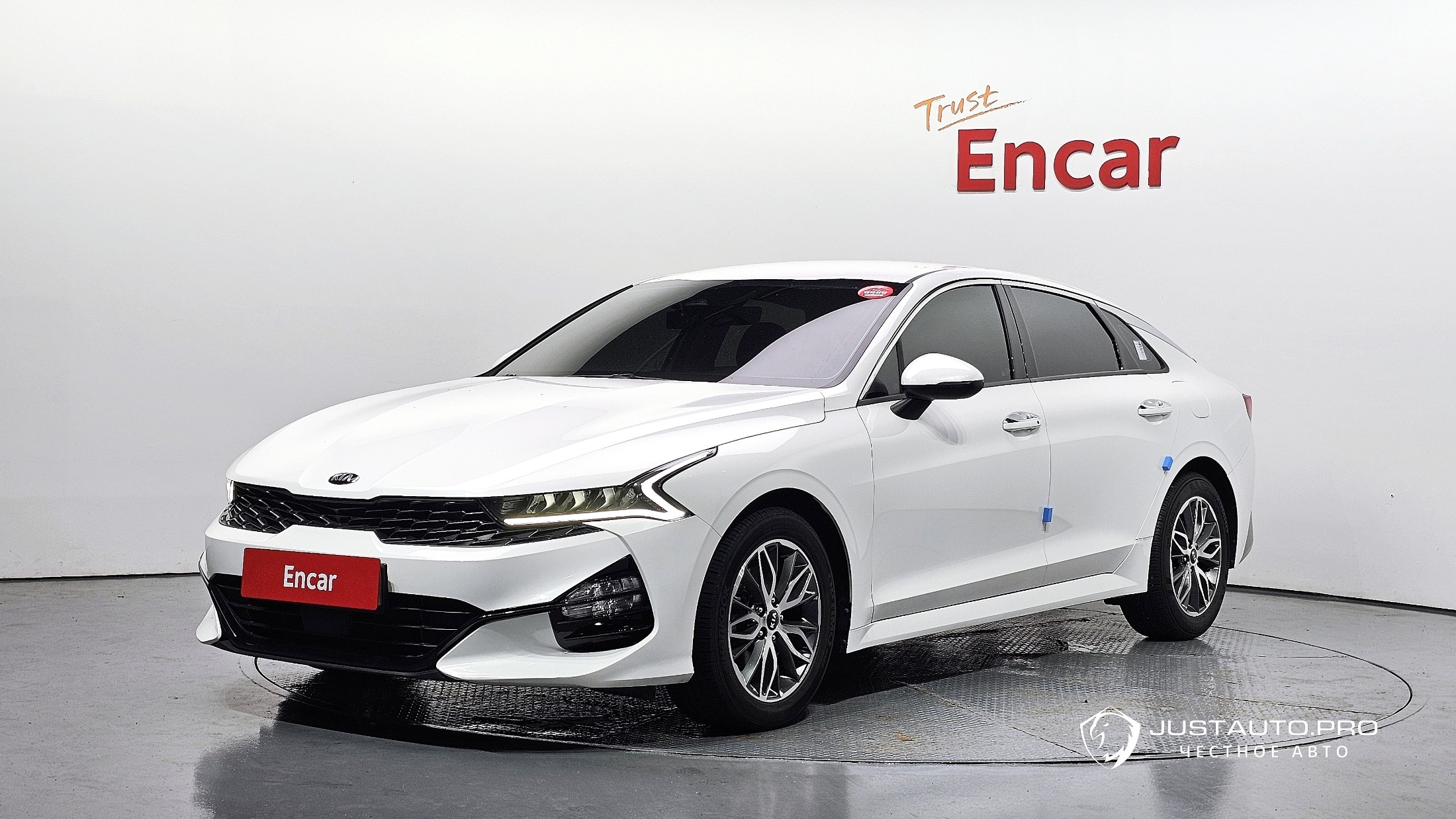 Автомобиль Kia K5