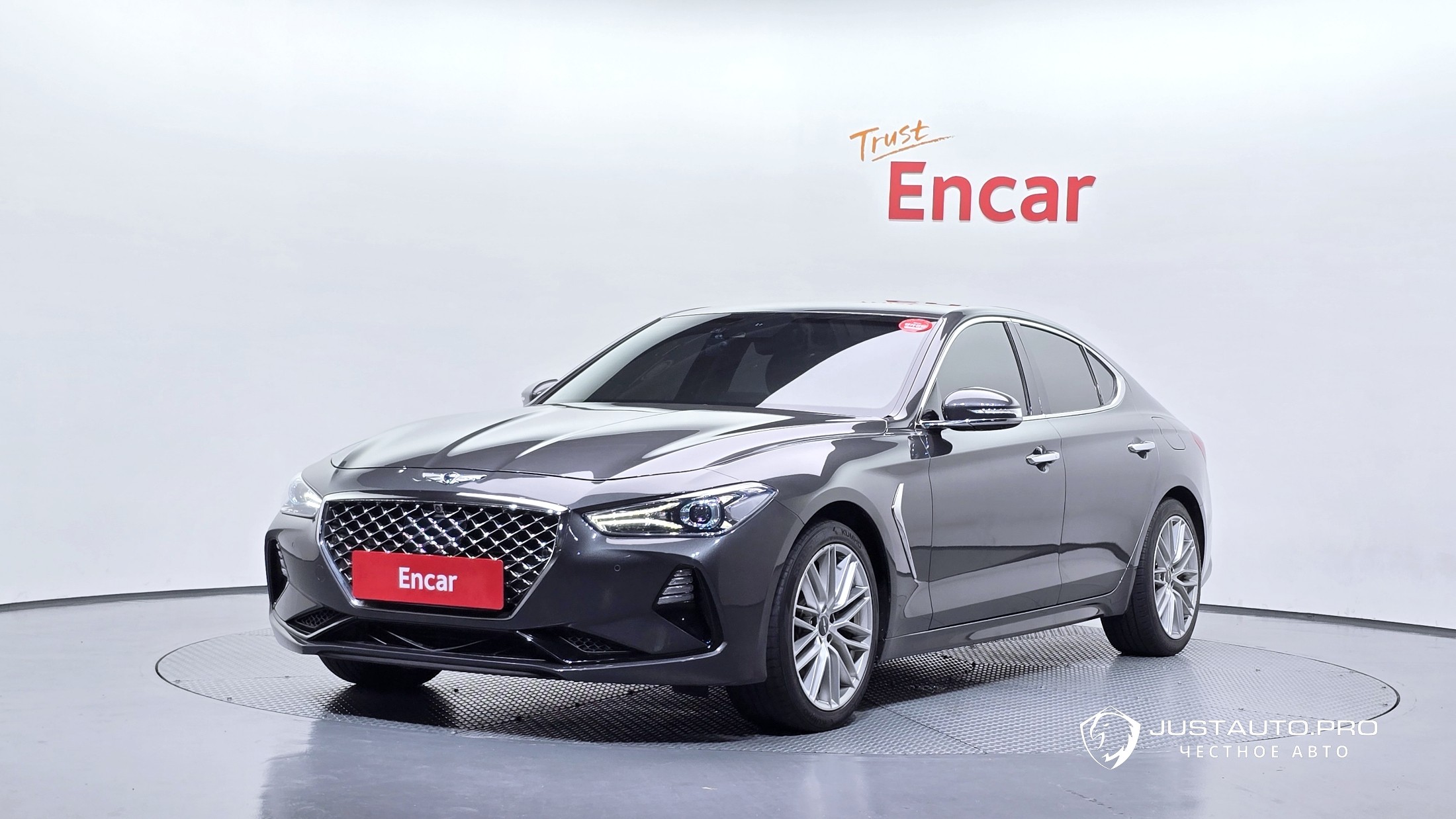 Автомобиль Genesis G70