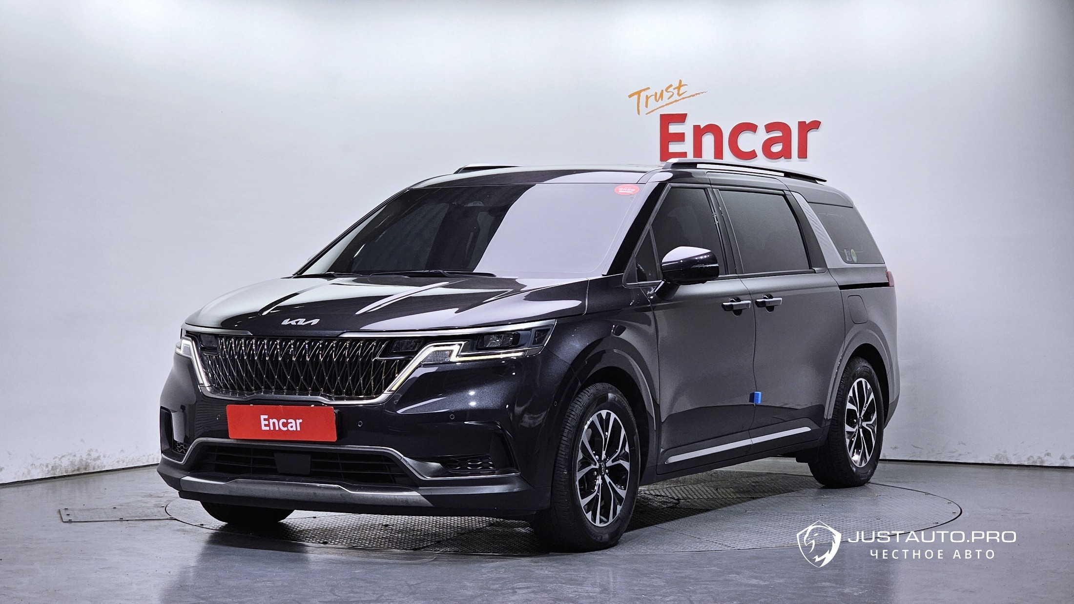 Автомобиль Kia Canival