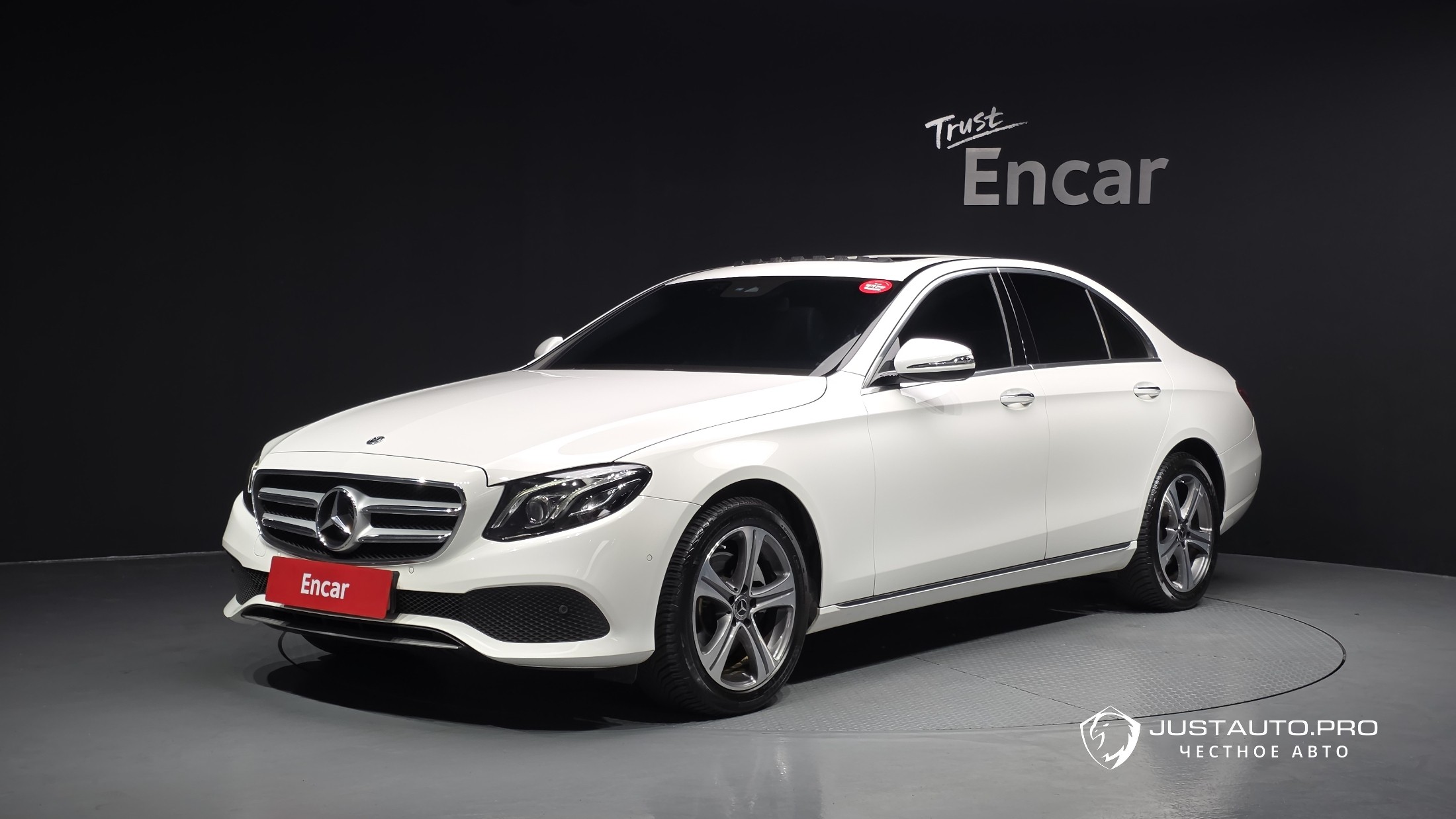 Автомобиль Mercedes-Benz E-Class