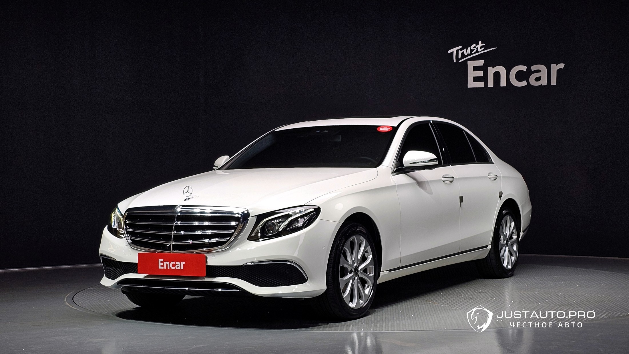 Автомобиль Mercedes-Benz E-Class