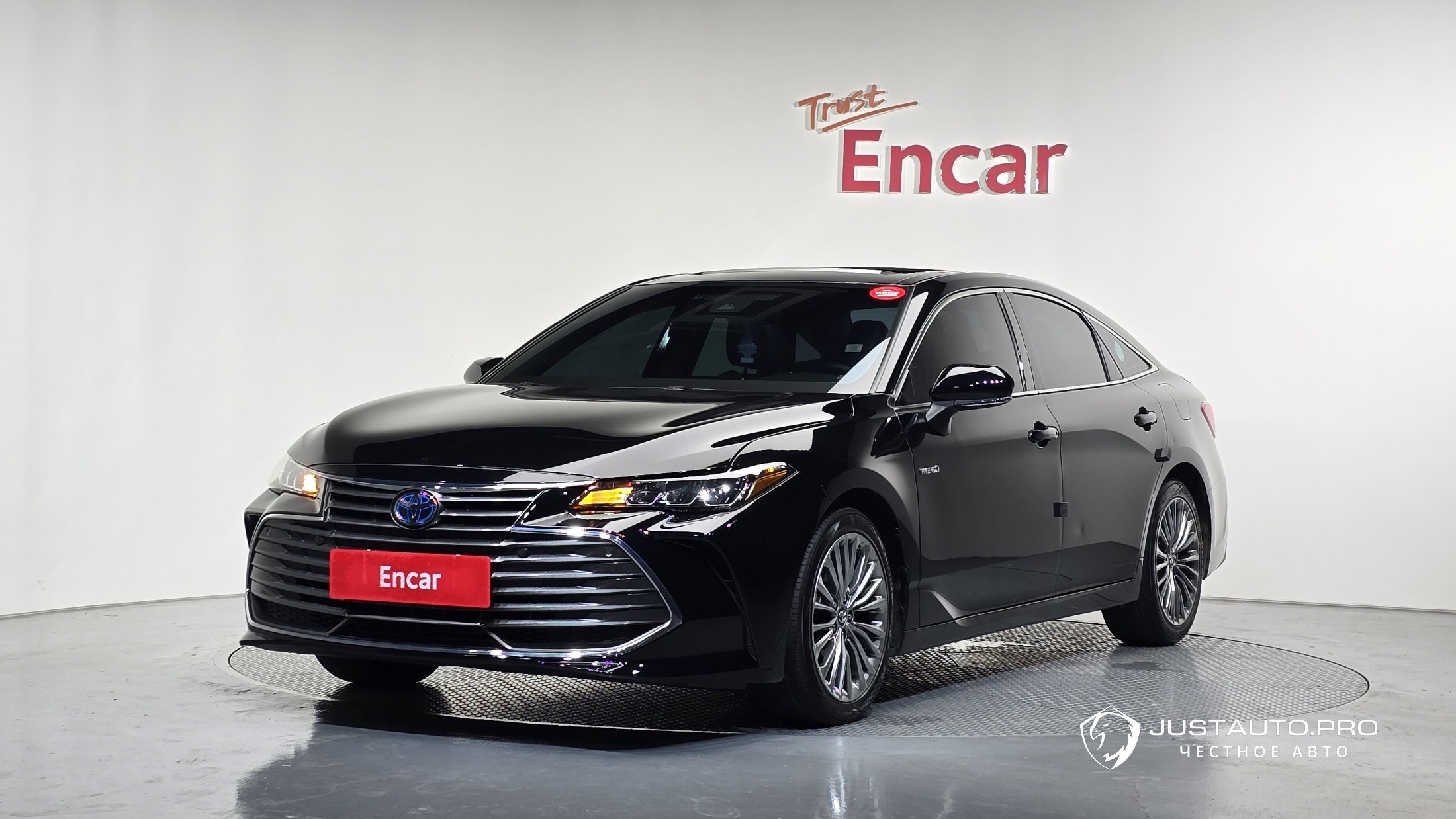 Автомобиль Toyota Avalon
