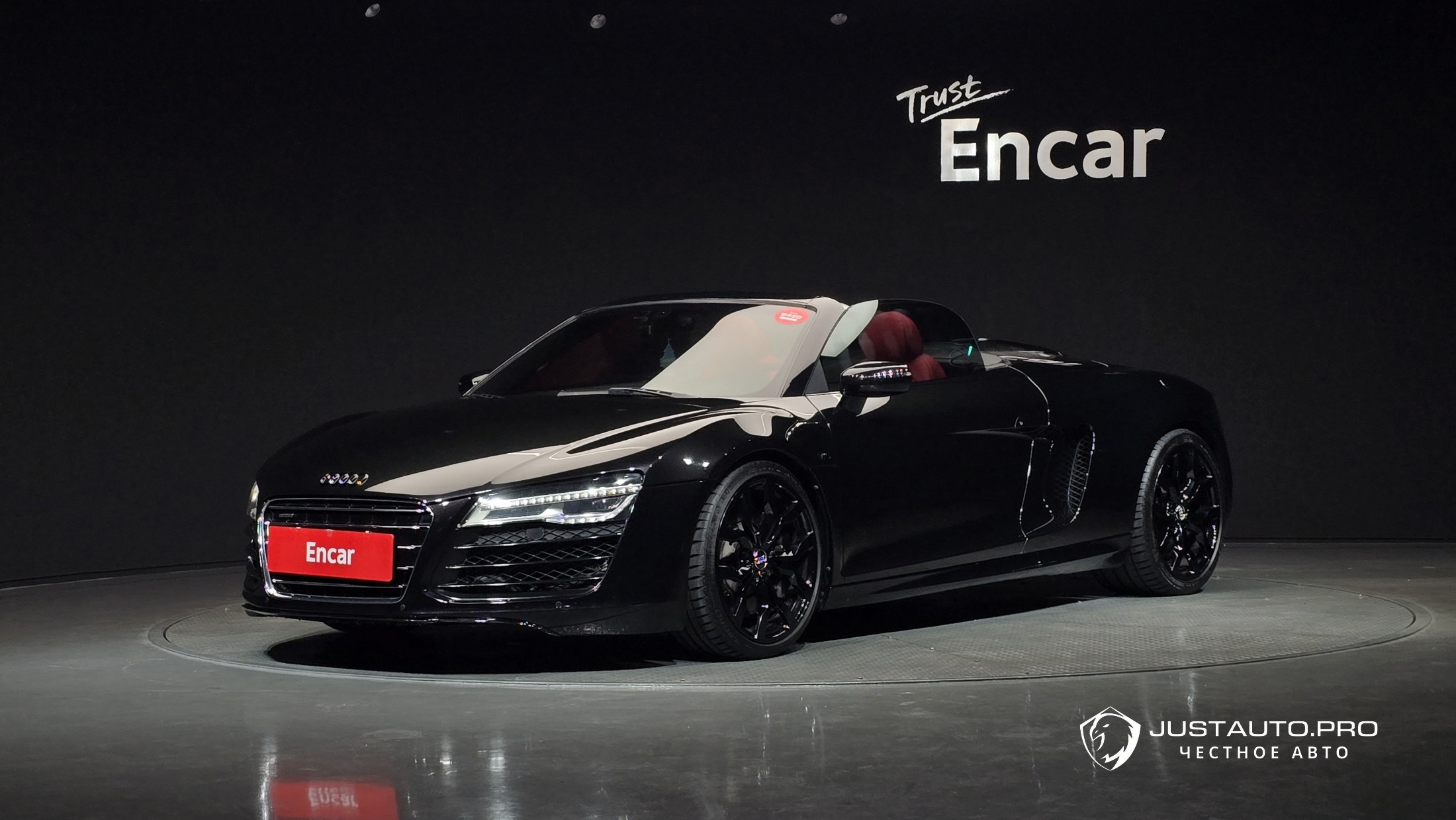 Автомобиль Audi R8