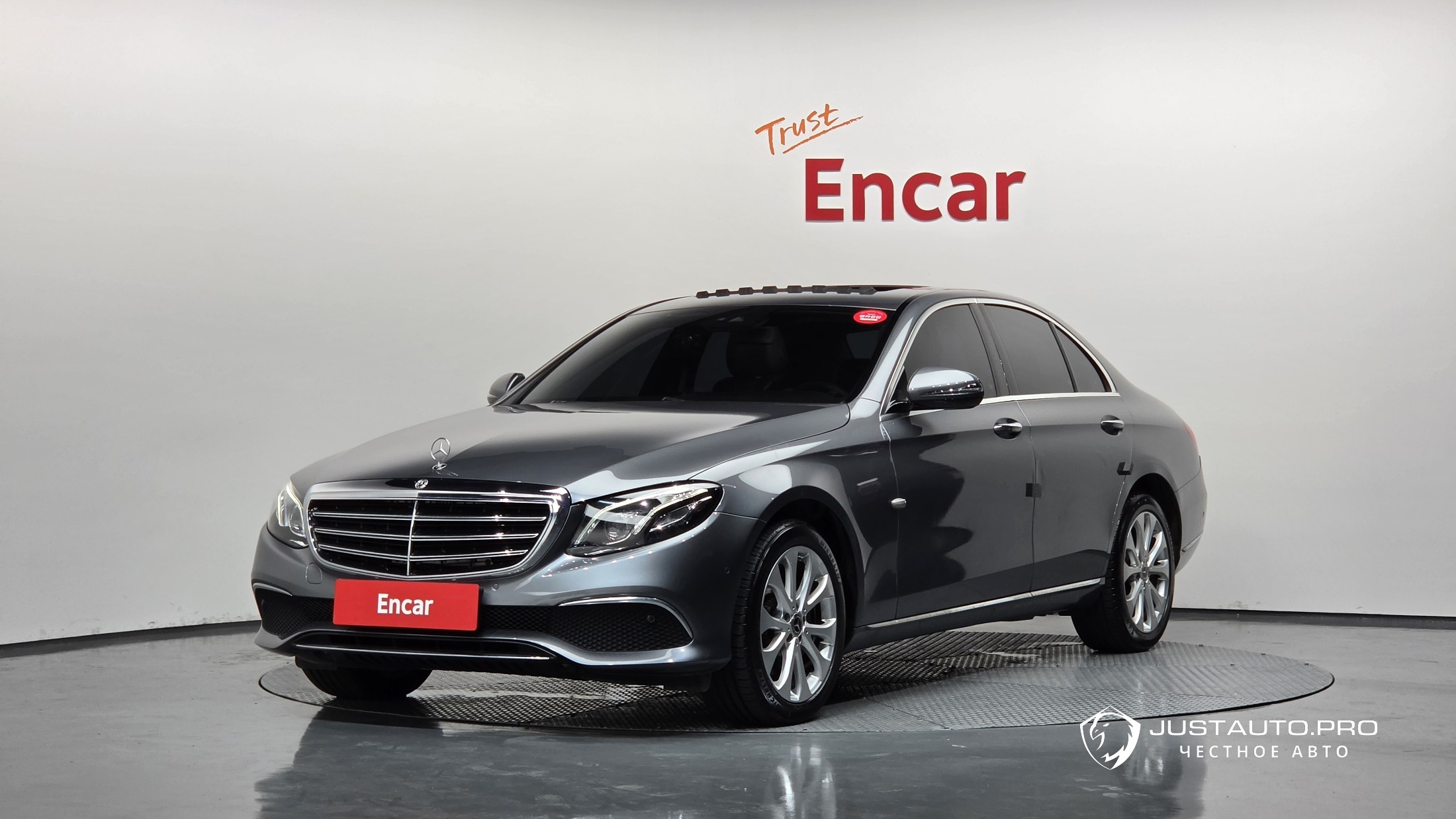 Автомобиль Mercedes-Benz E-Class