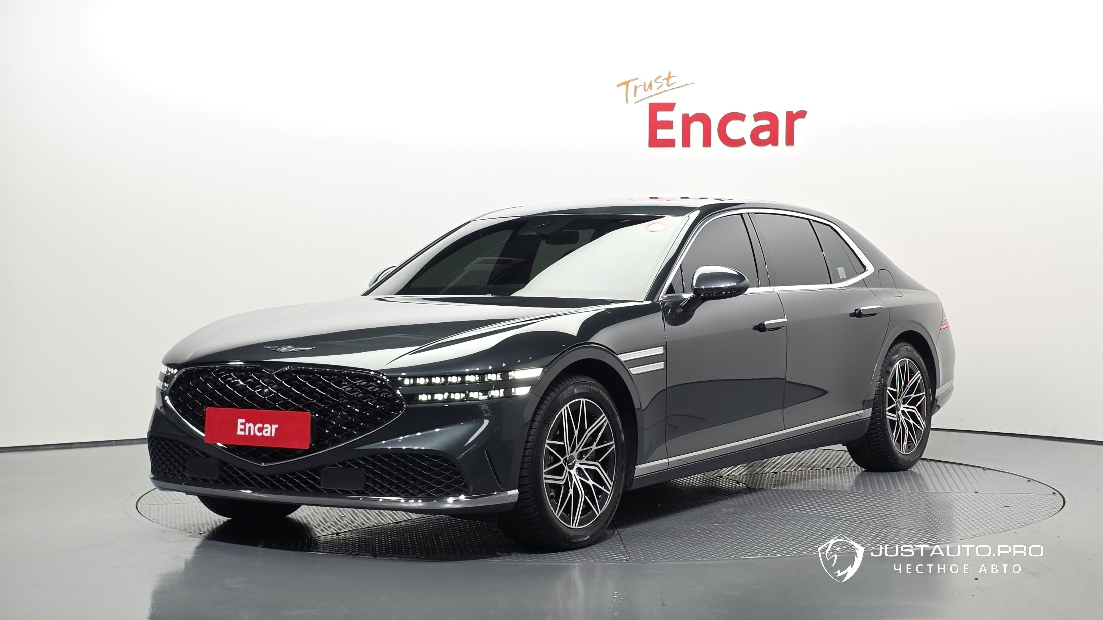Автомобиль Genesis G90