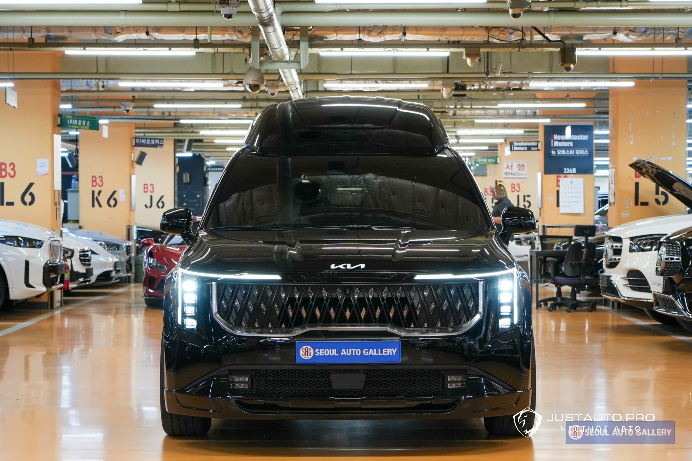 Автомобиль Kia Canival