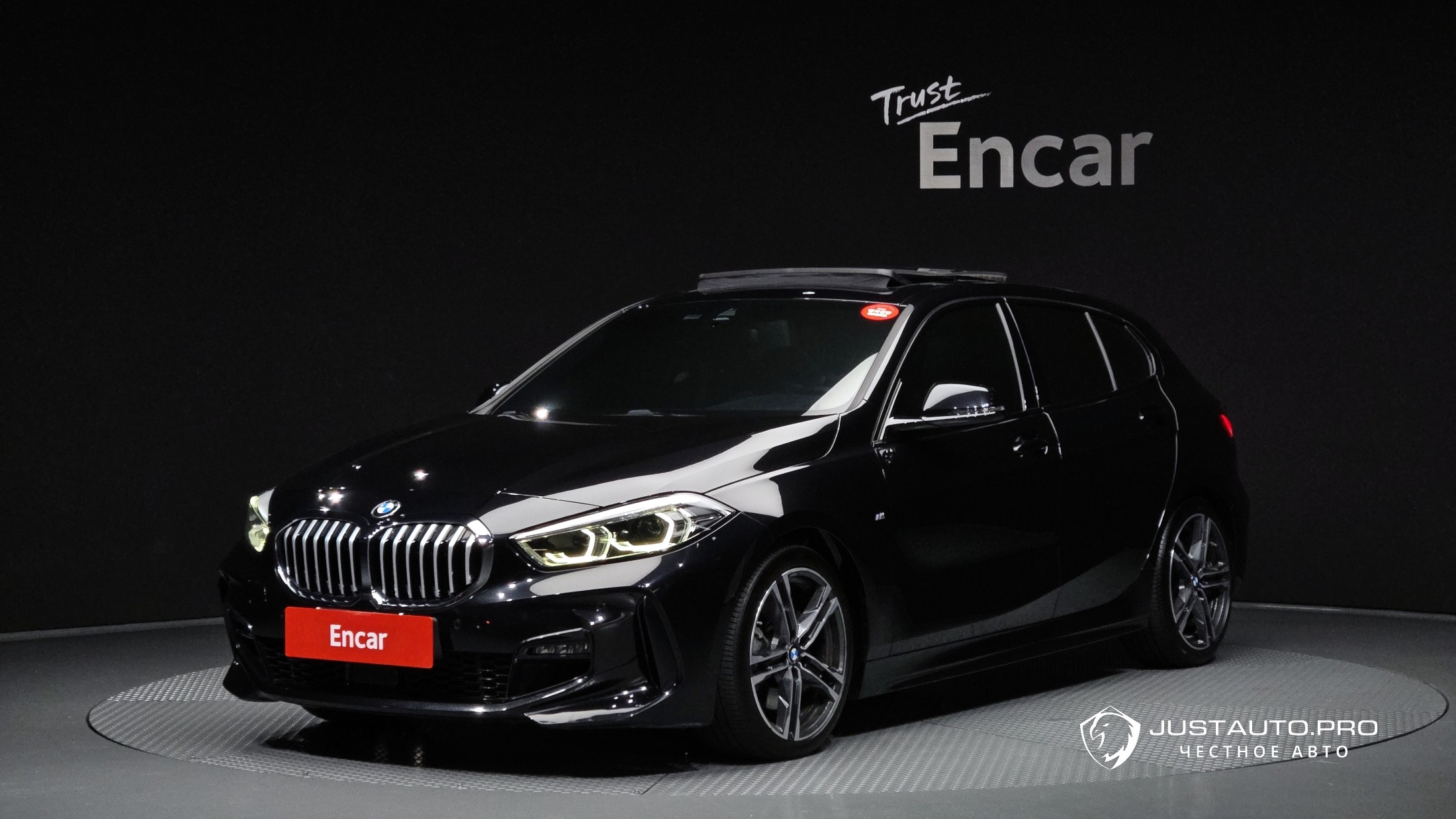 Автомобиль BMW 1-Series