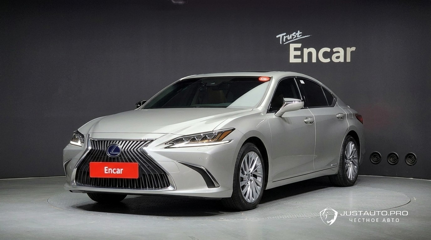Автомобиль Lexus ES