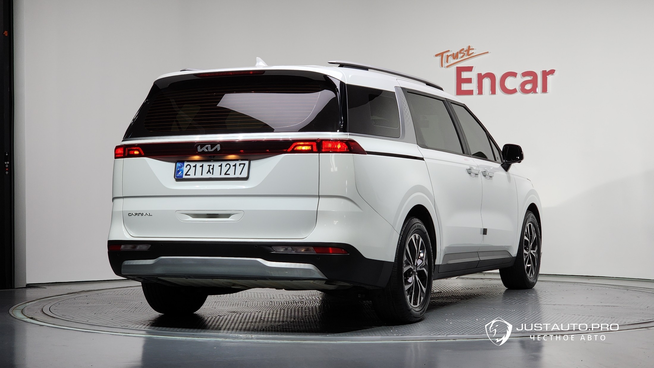 Автомобиль Kia Canival