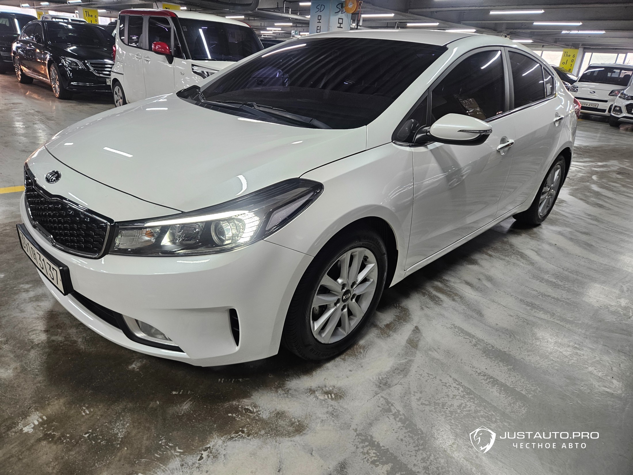Автомобиль Kia K3