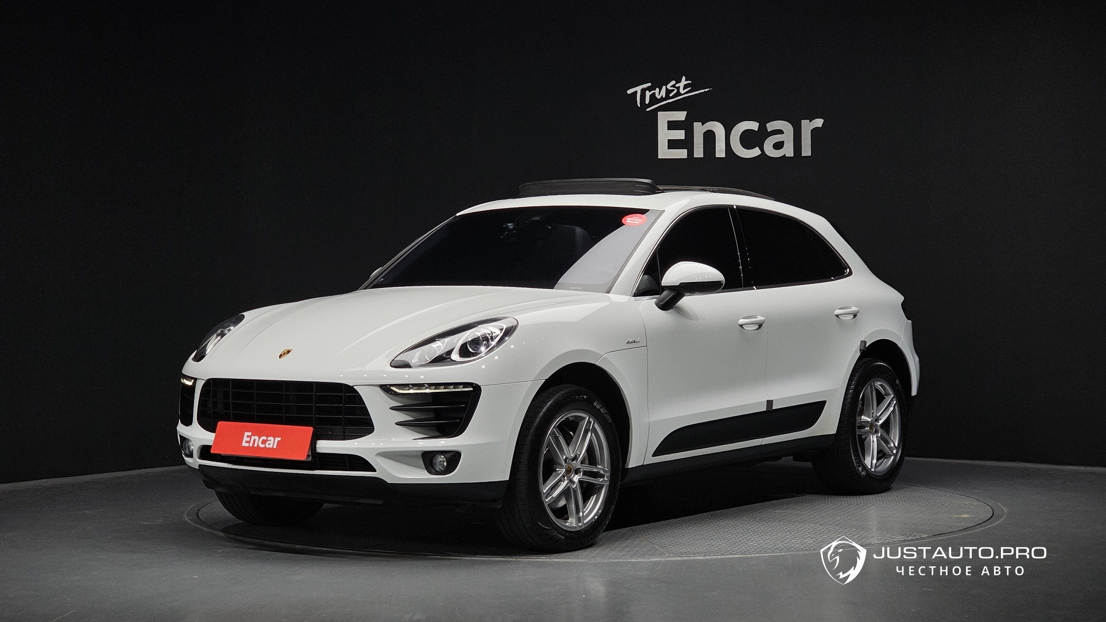 Автомобиль Porsche Macan