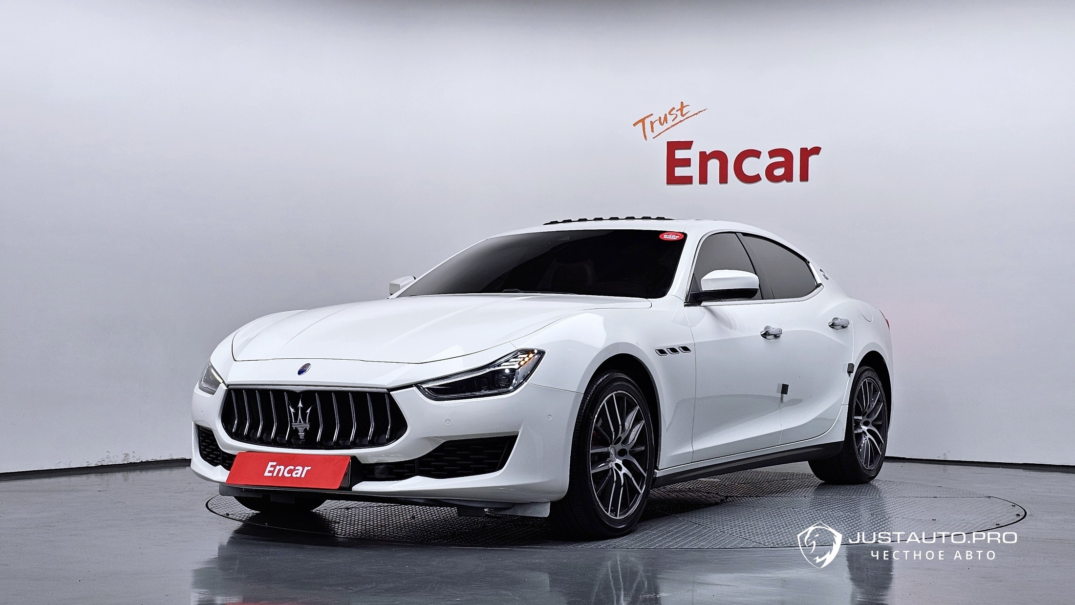 Автомобиль Maserati Ghibli