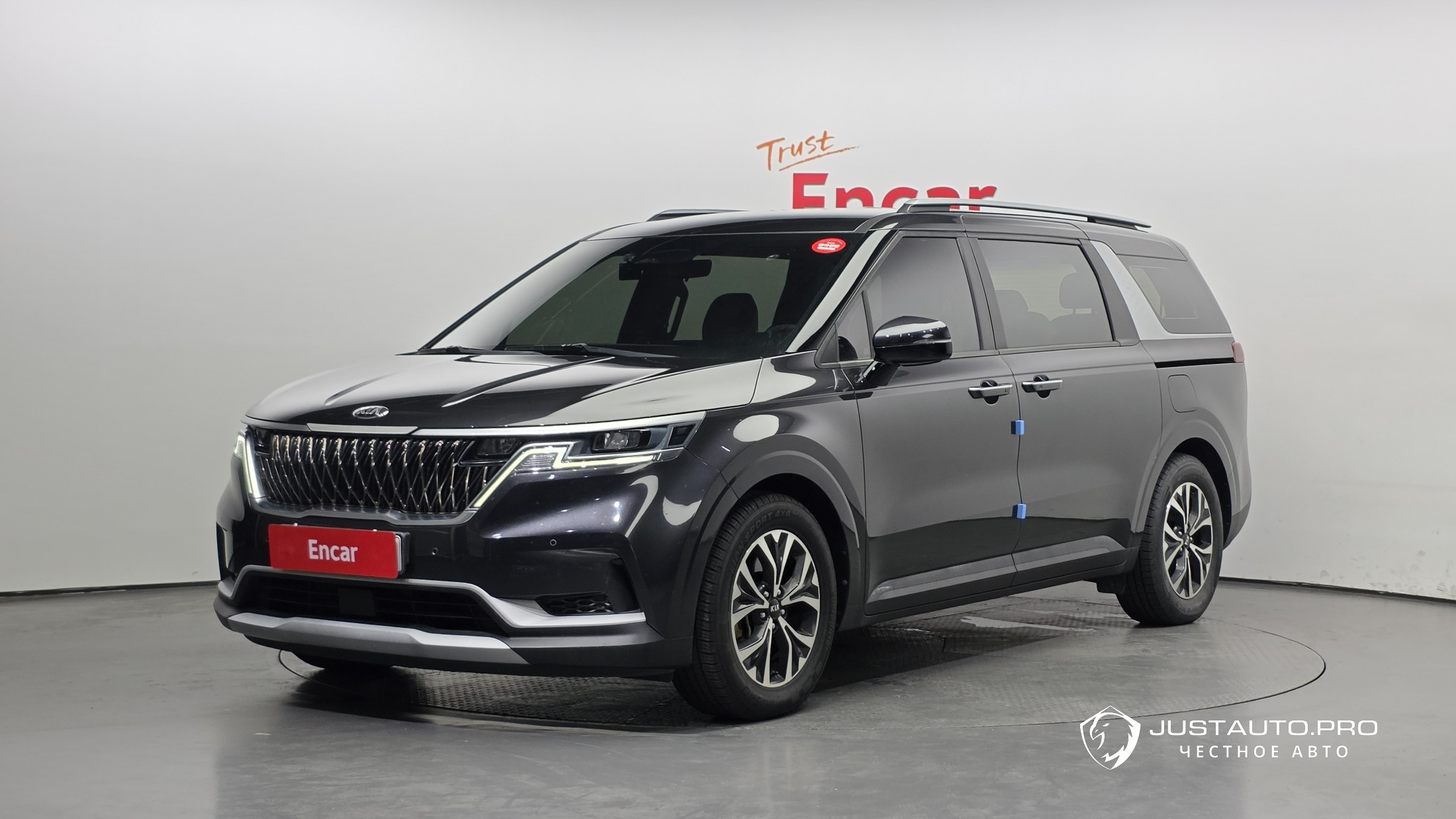 Автомобиль Kia Canival
