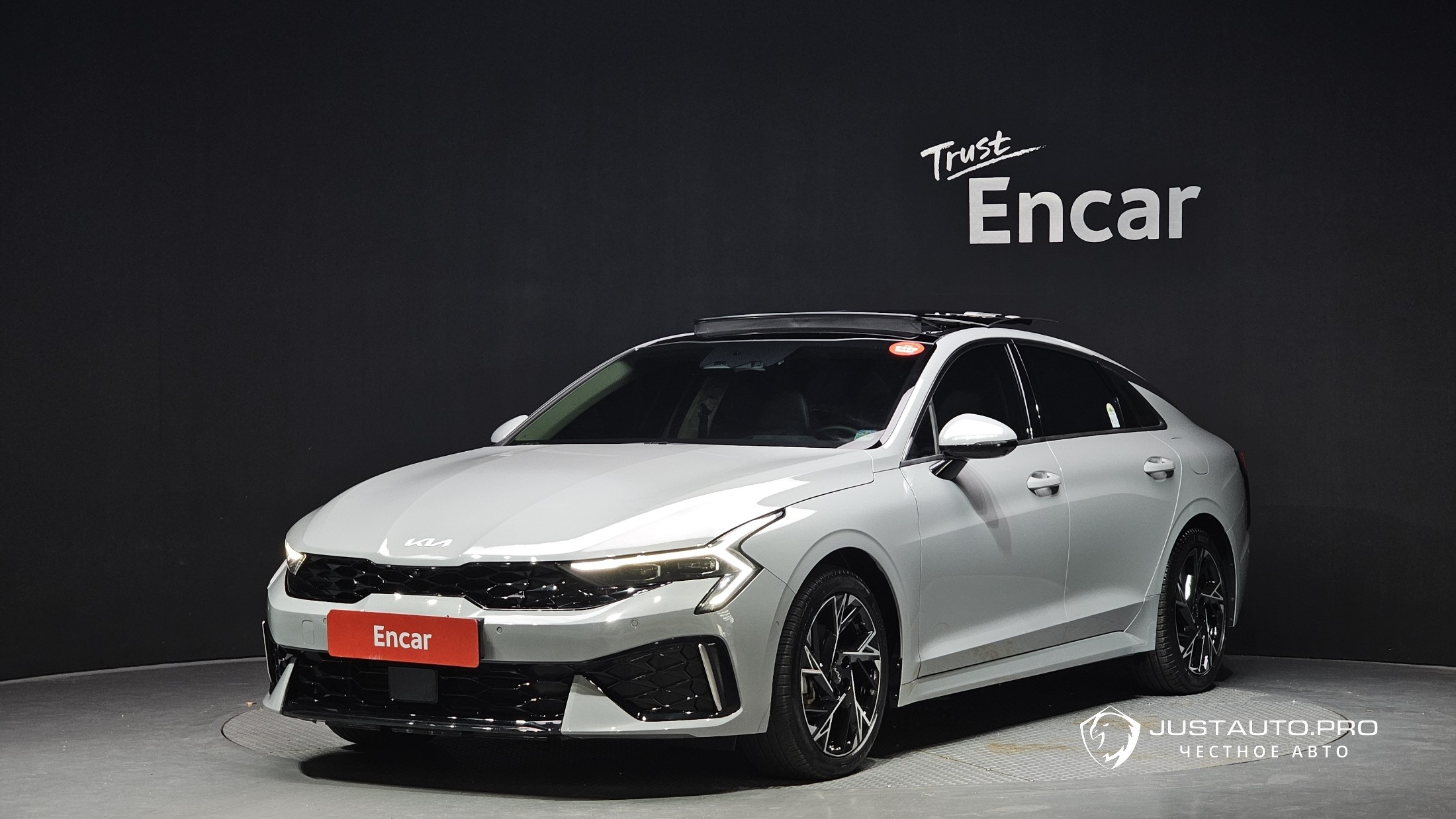 Автомобиль Kia K5