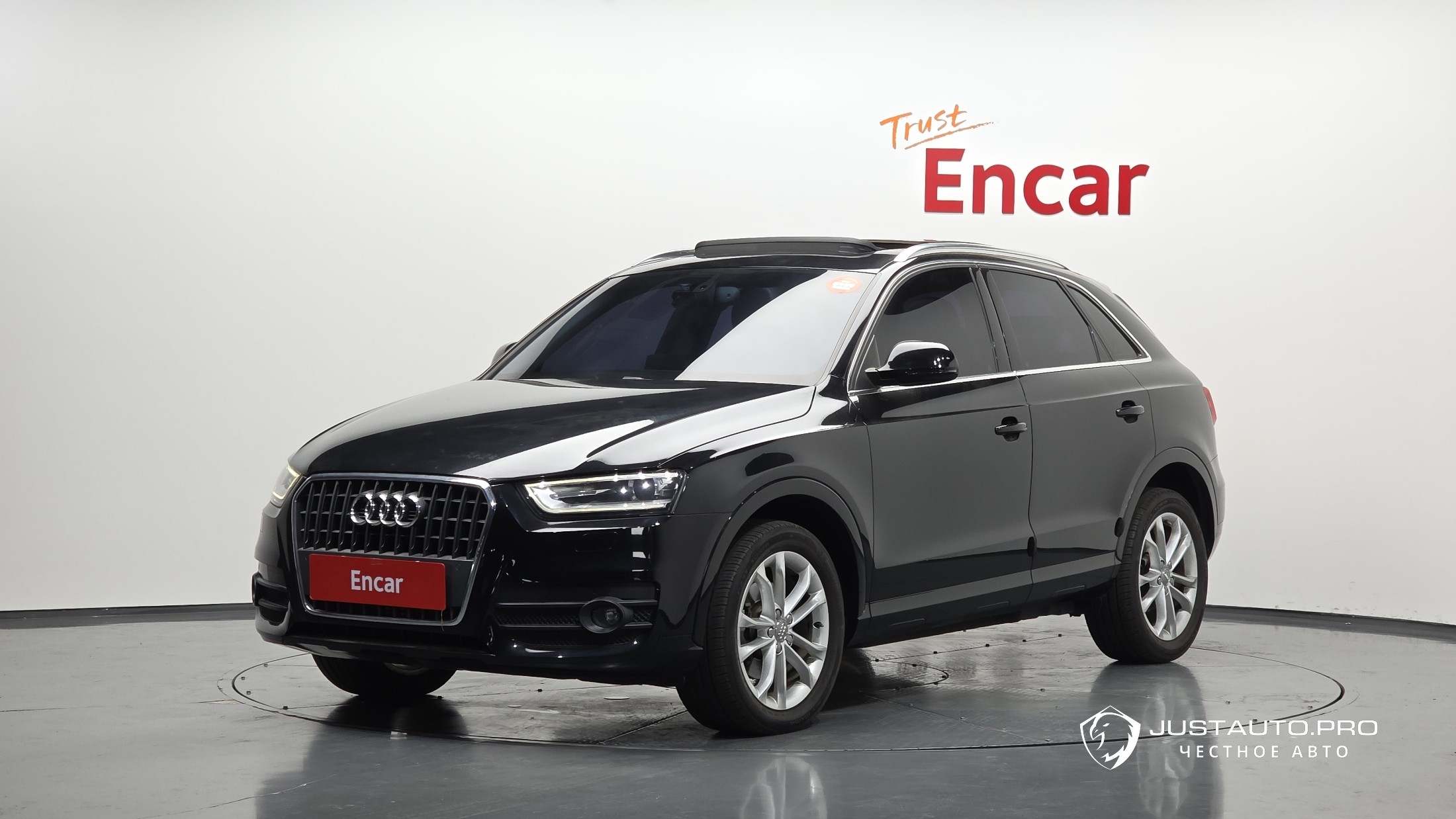 Автомобиль Audi Q3