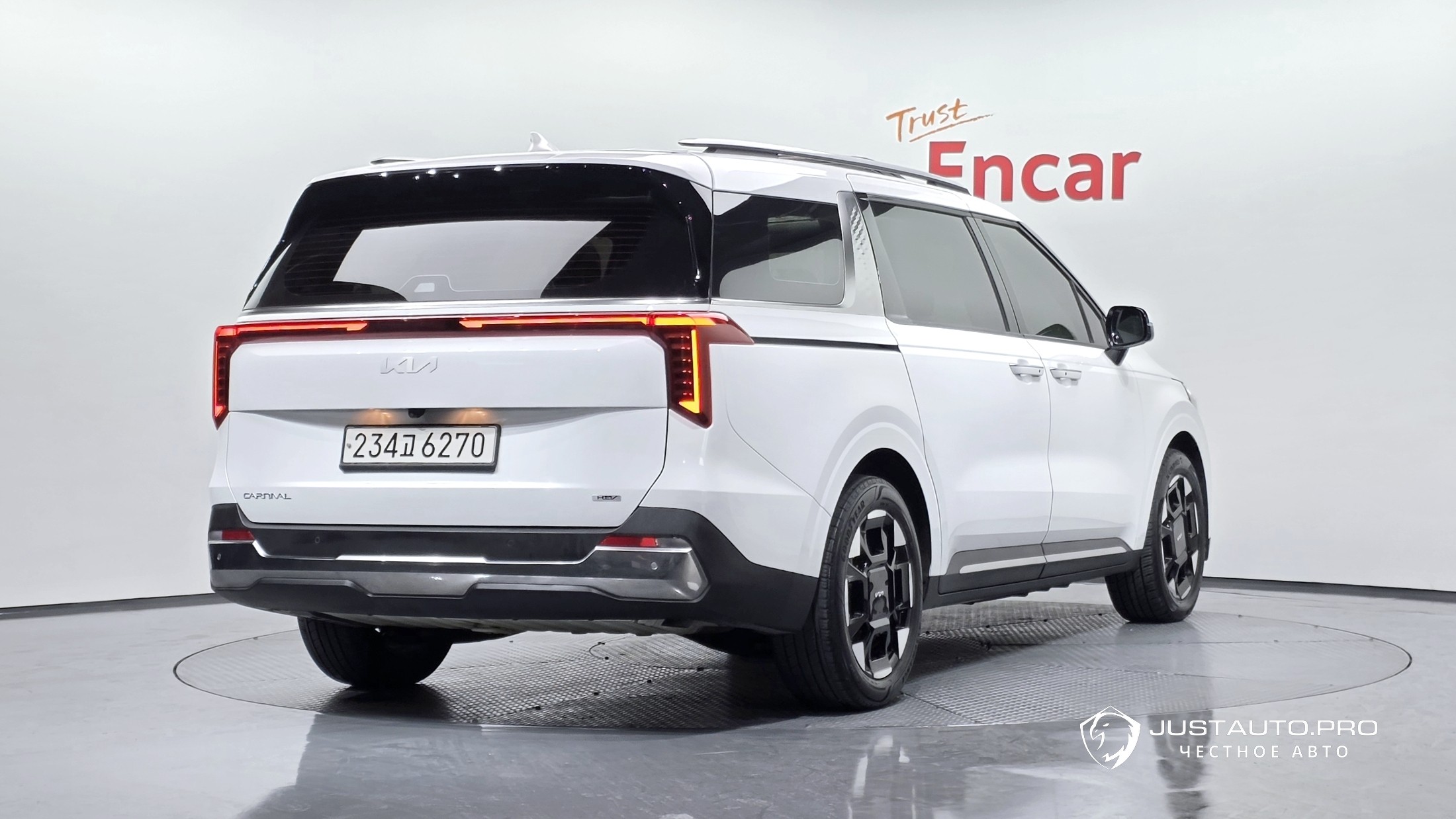 Автомобиль Kia Canival