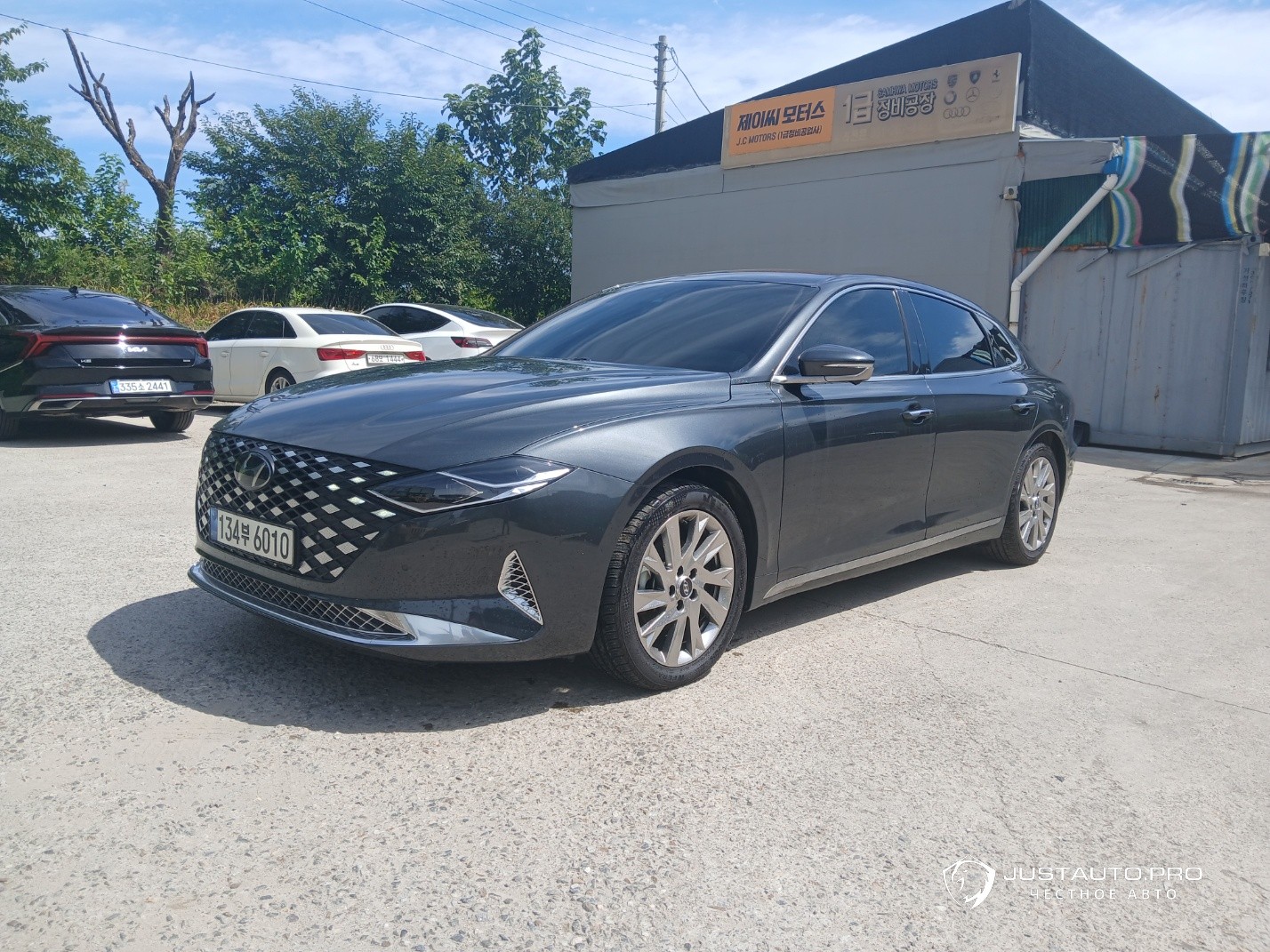 Автомобиль Hyundai Grandeur