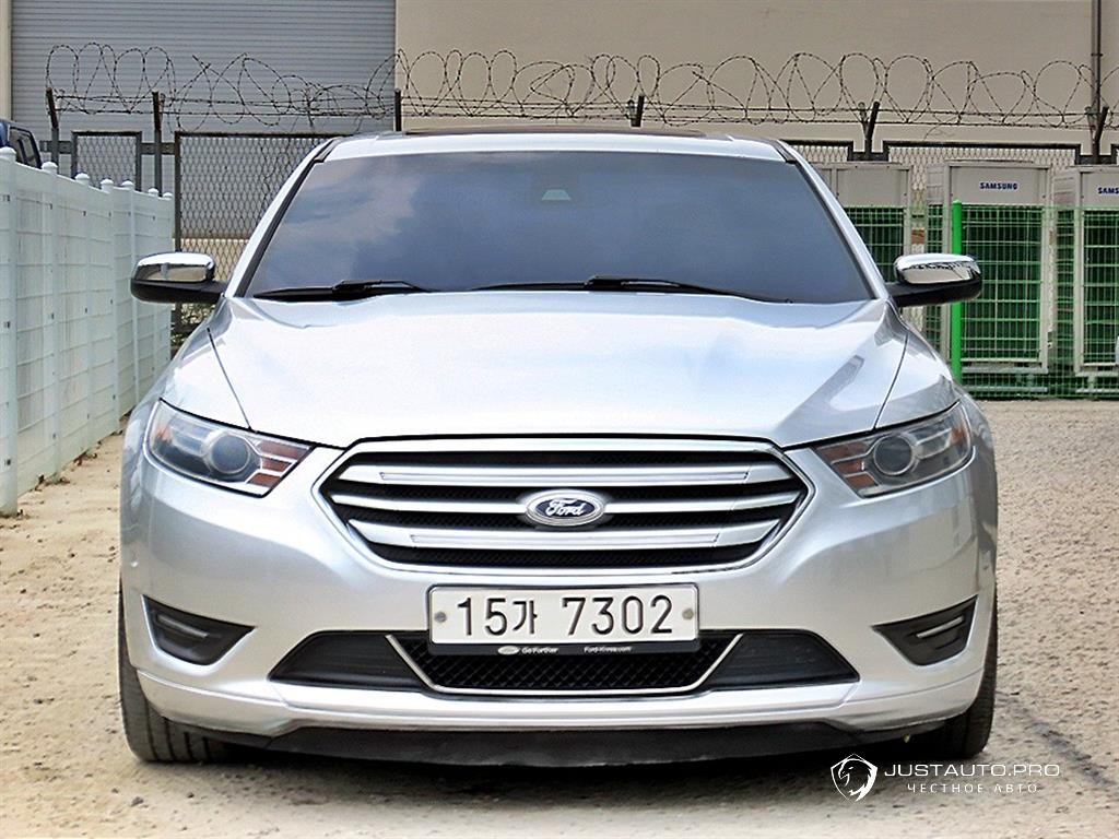 Автомобиль Ford Taurus