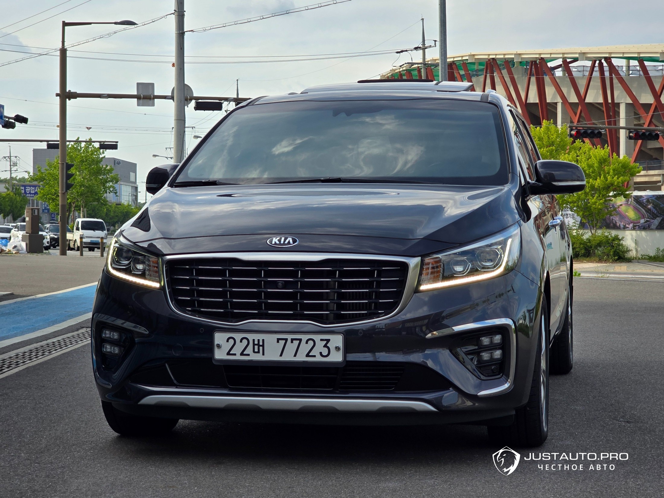 Автомобиль Kia Canival