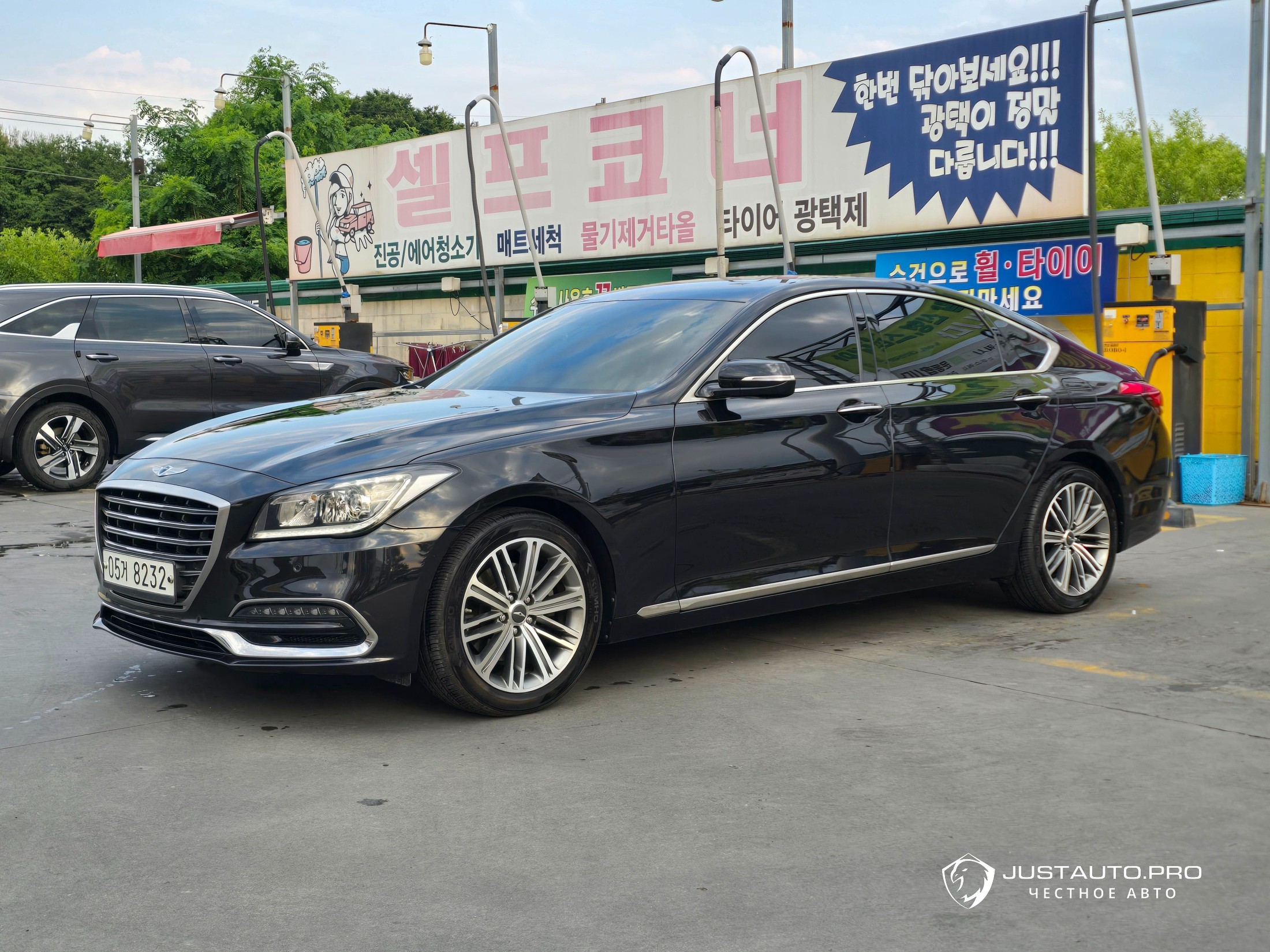 Автомобиль Genesis G80