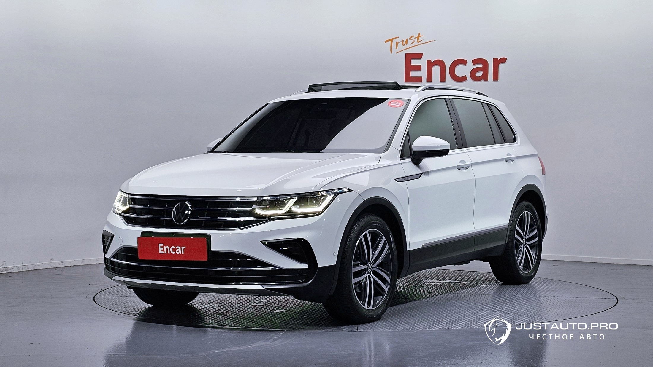 Автомобиль Volkswagen Tiguan