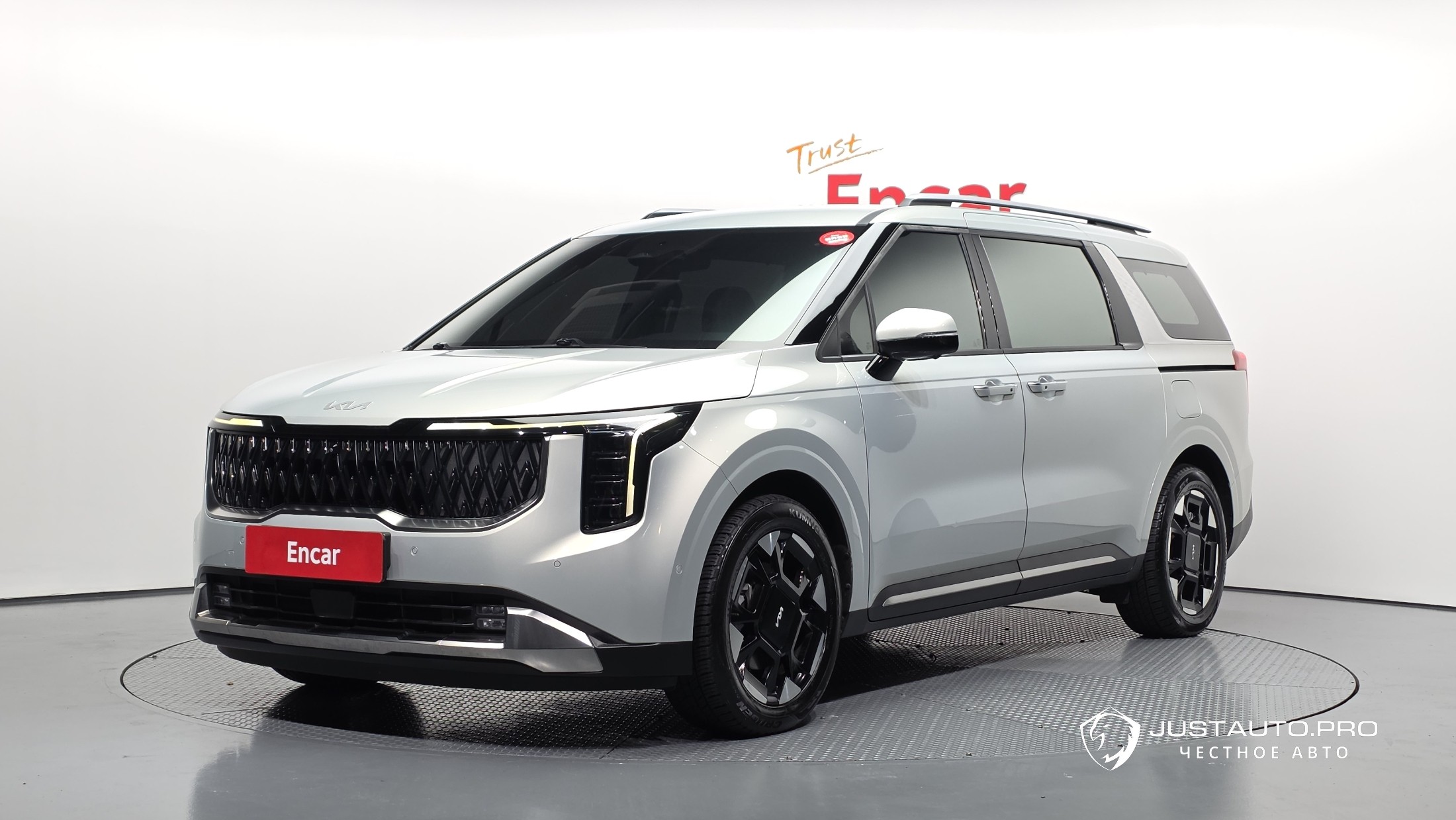 Автомобиль Kia Canival